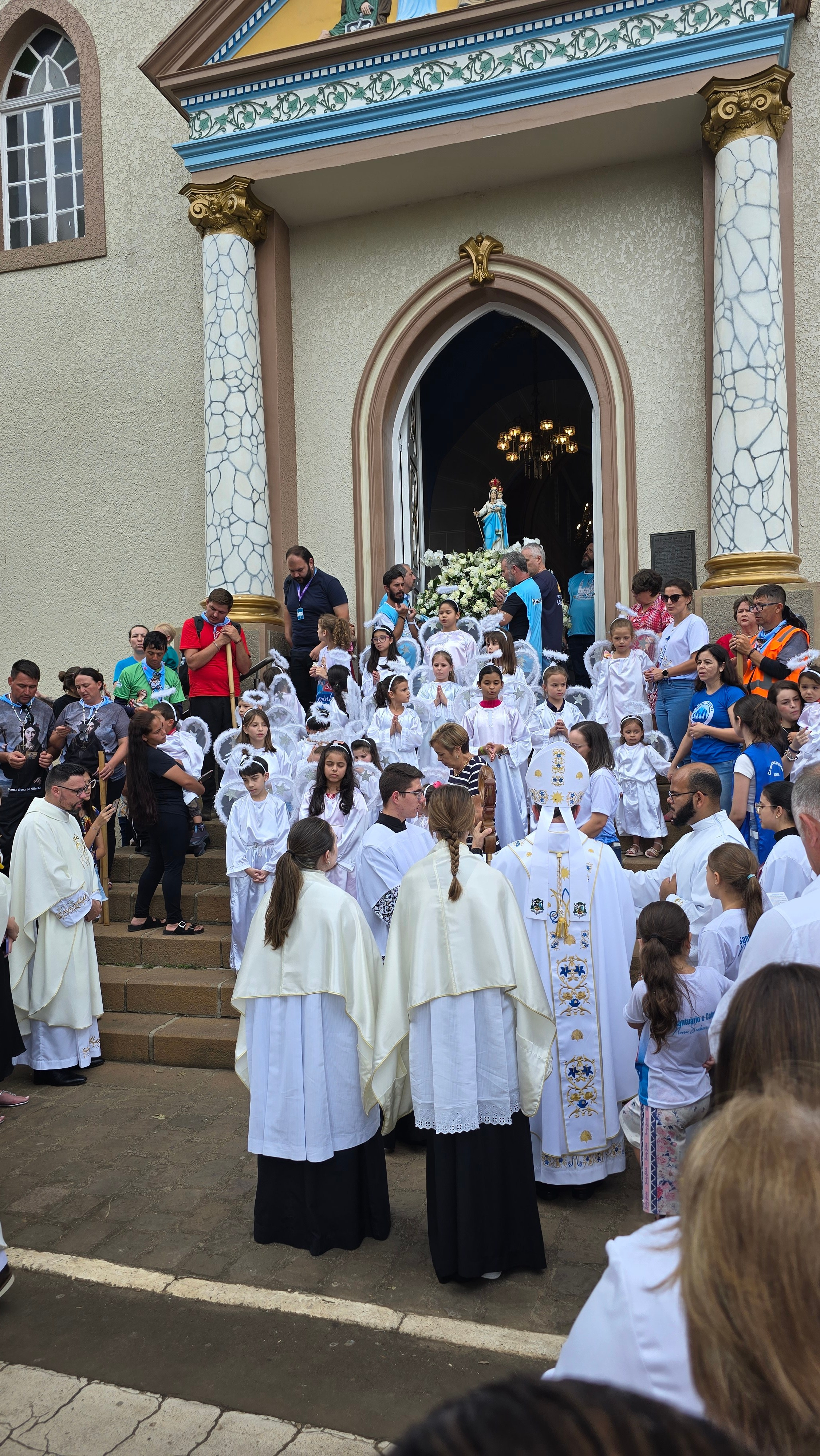 Peregrinação Nossa Senhora de Belém. Handa Produções