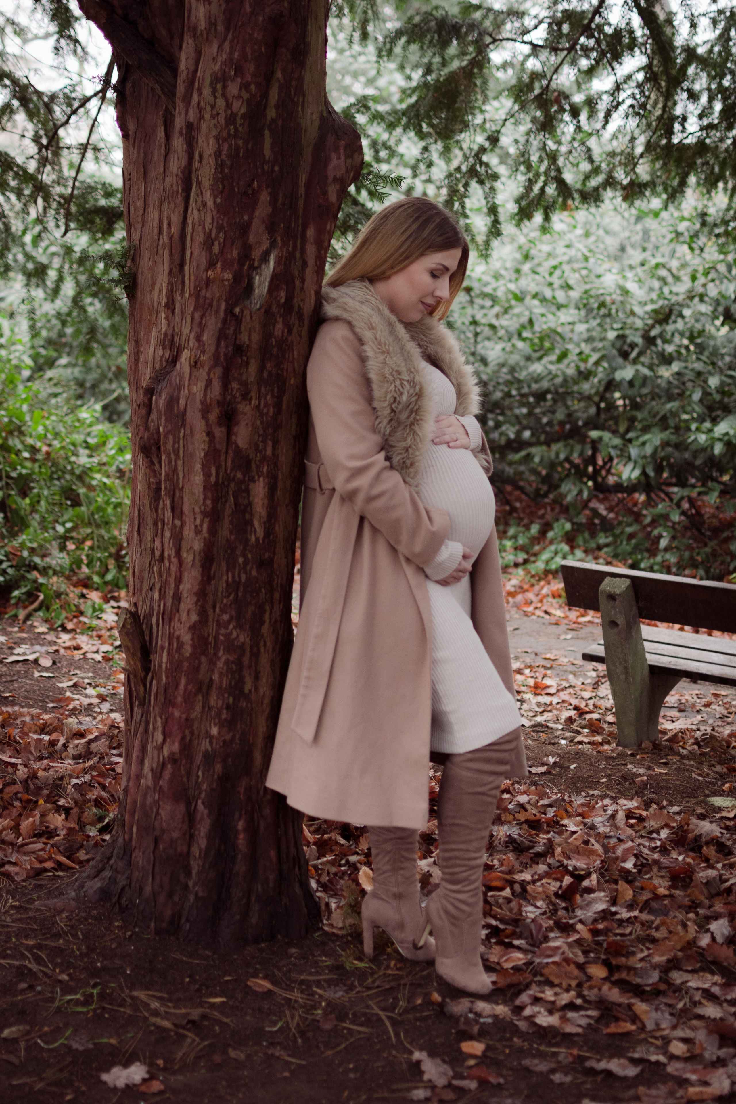 Hayley. Maternity Newborn and Family photographer Hamburg Claire Hambley