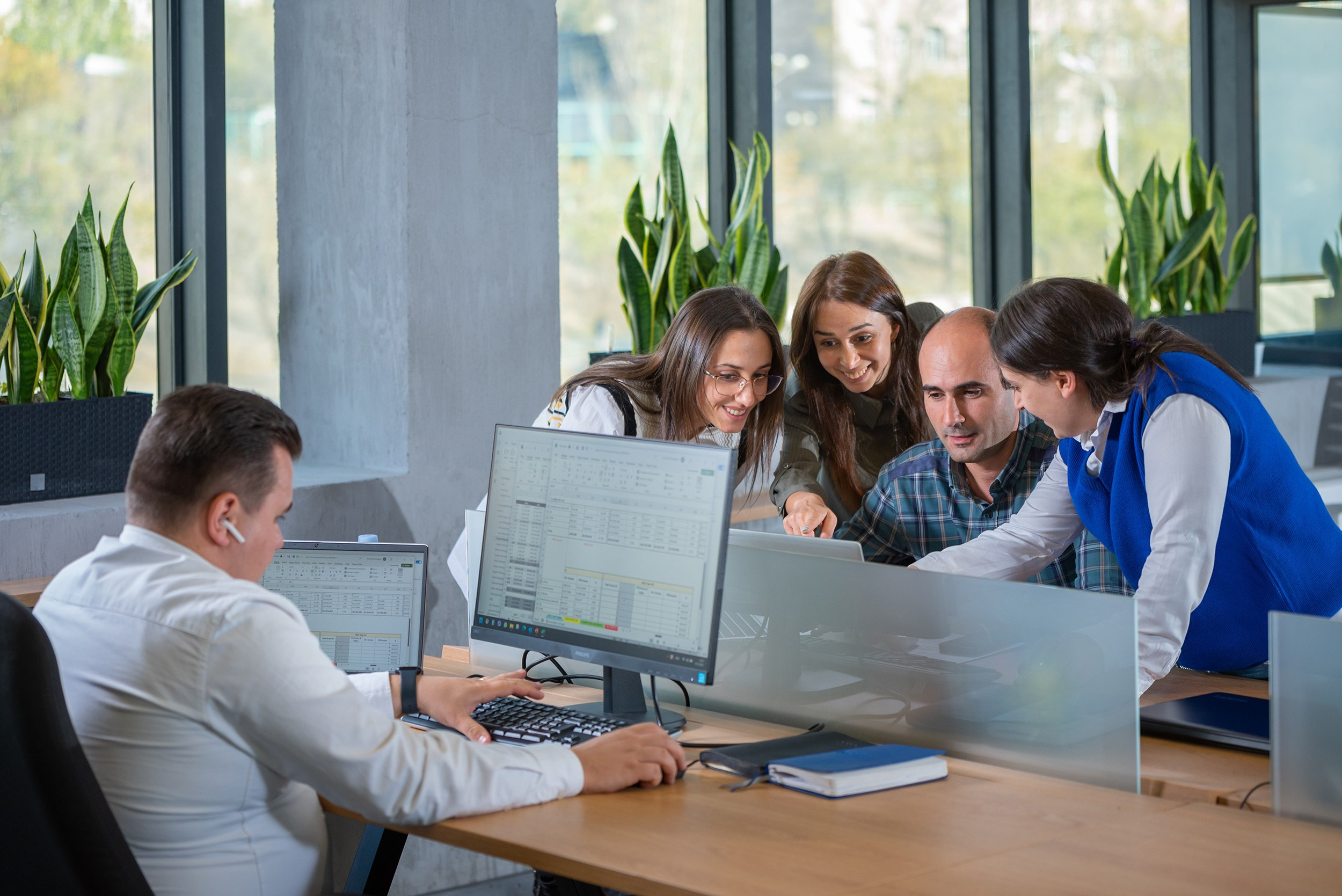 Corporate office team meeting photography in Yerevan