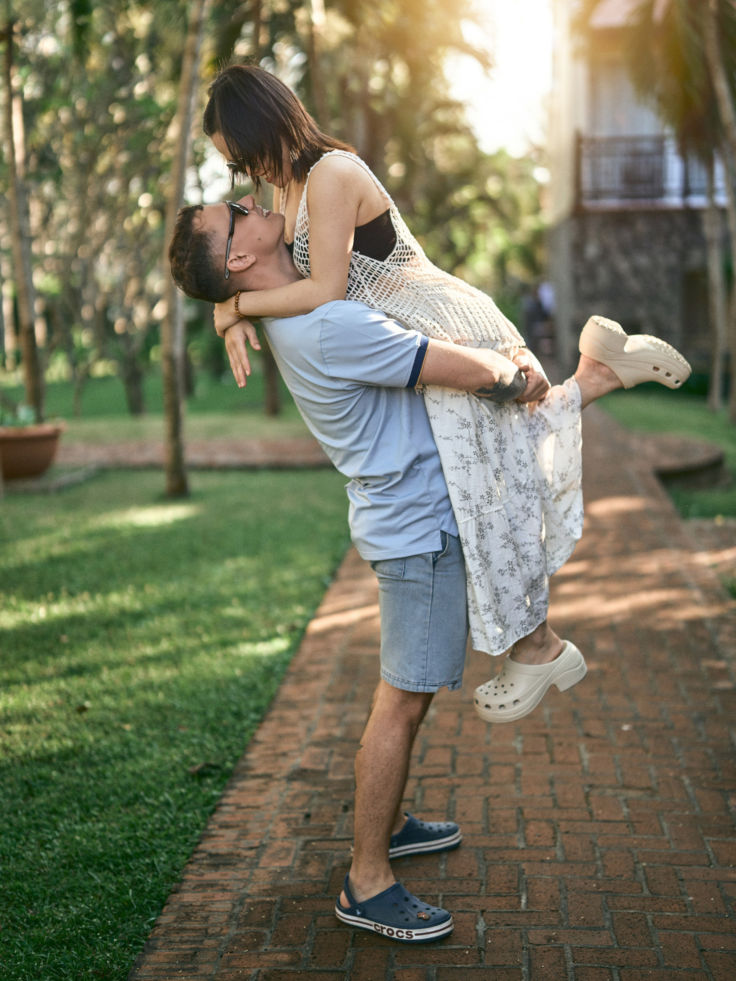 Lifestyle Photographer in Hoi An & Da Nang Love stories, family & wedding photography