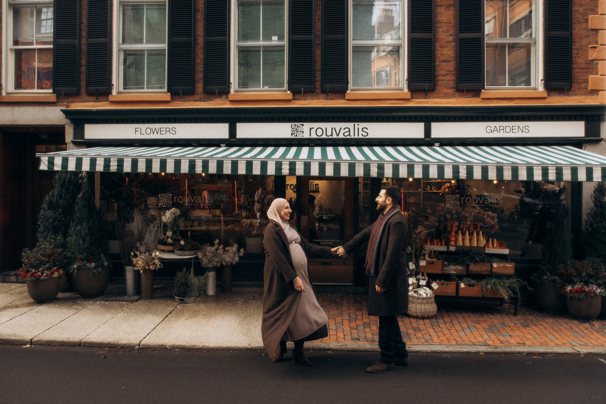 Winter Pregnancy Photoshoot | Bacon Hill, Boston
