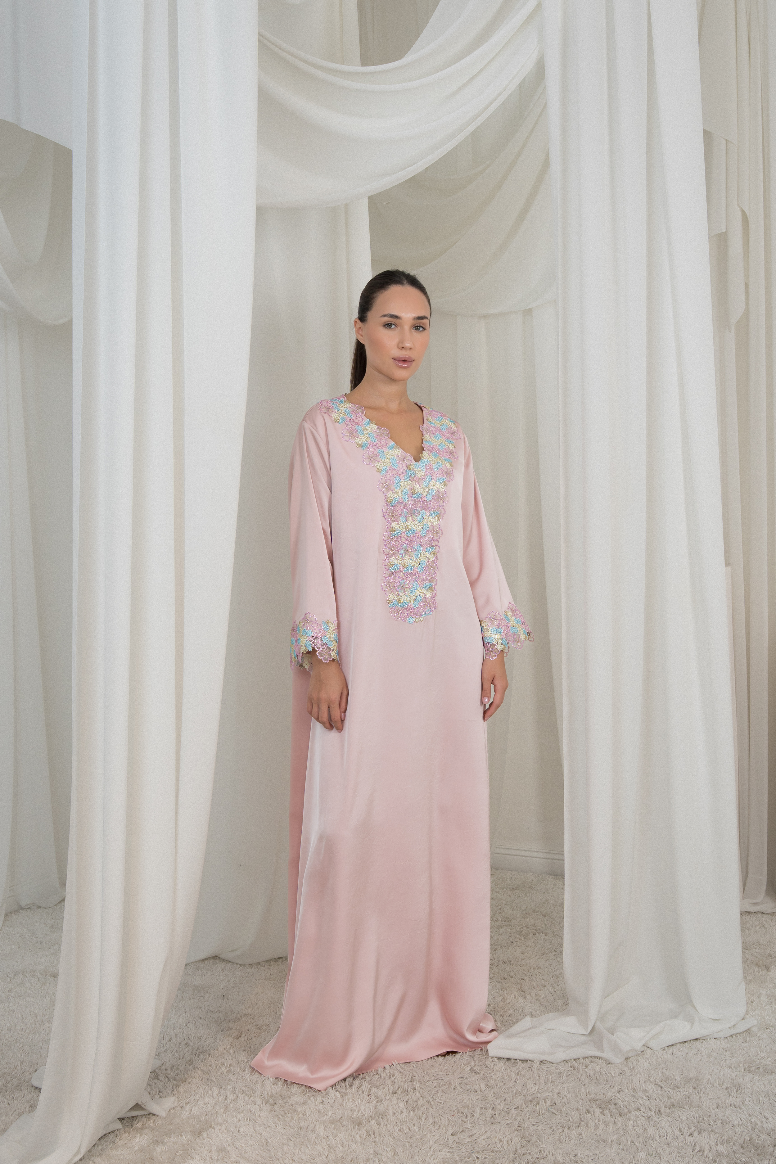 E-COMMERCE FASHION. “Thoughtfully built. Beautifully aligned.”