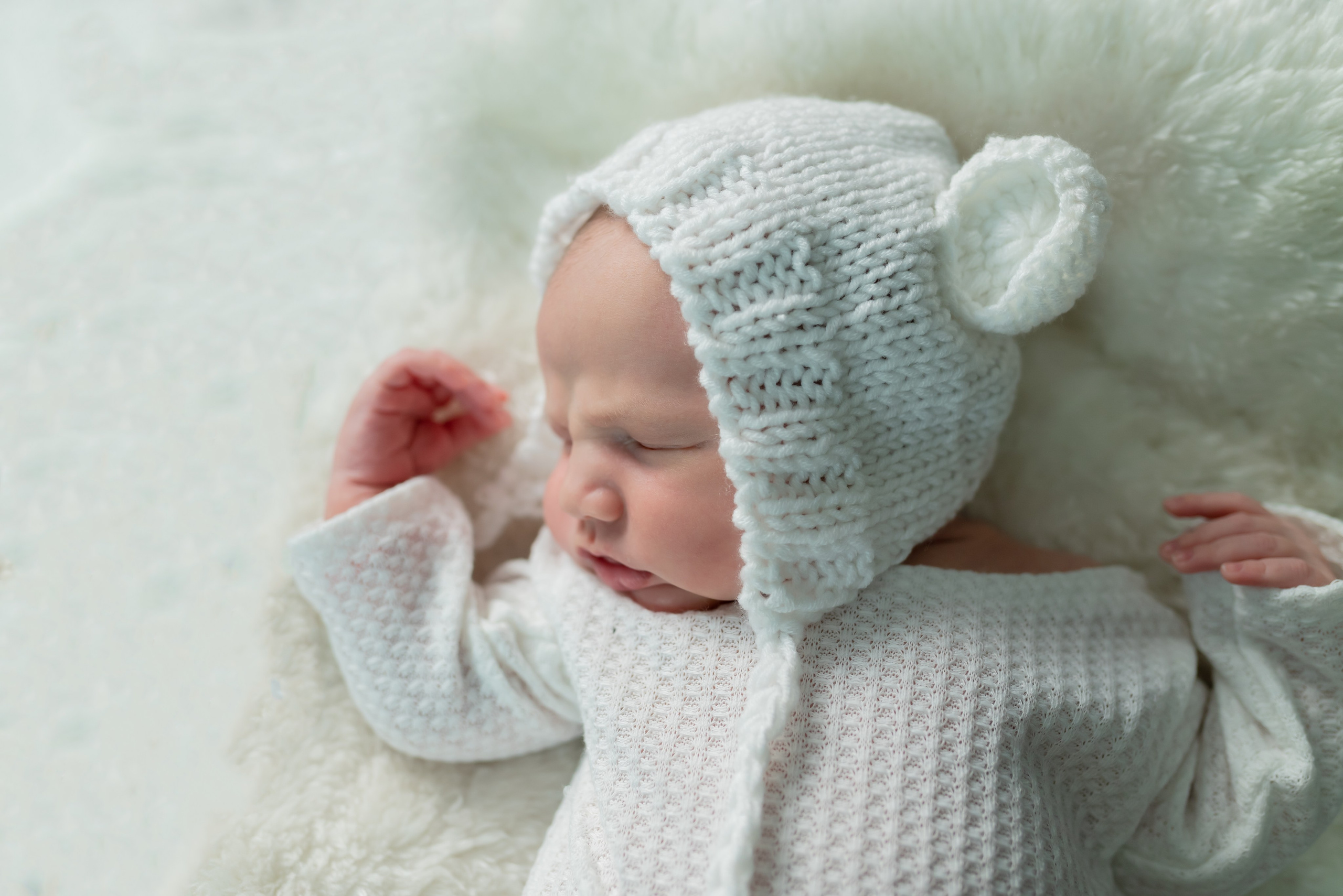 Nou Nascuti/ Newborn. Captured Moments by Olguta Vizauer