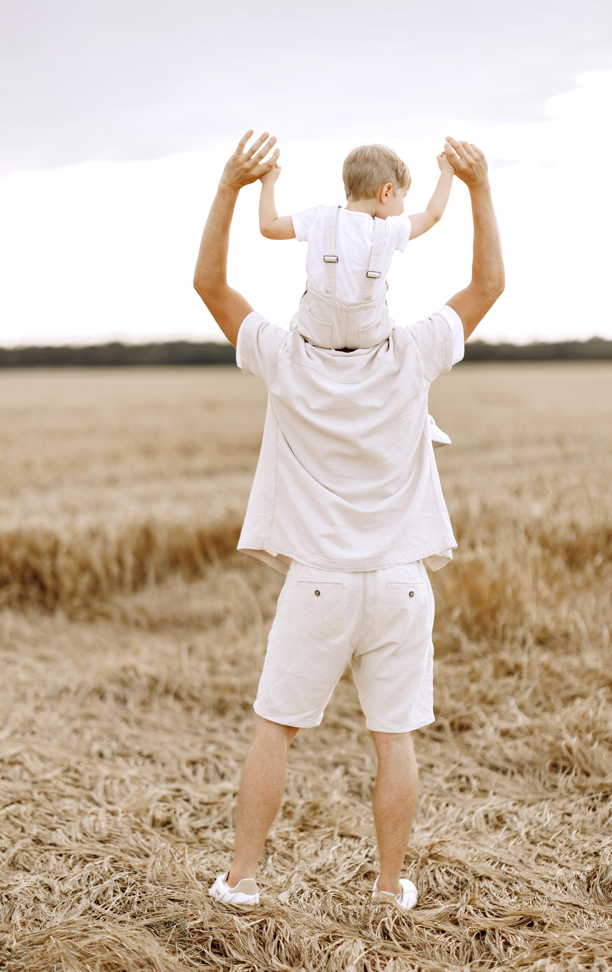 AUF DEM KORNFELD. Family Fotografer in München und Umgebung