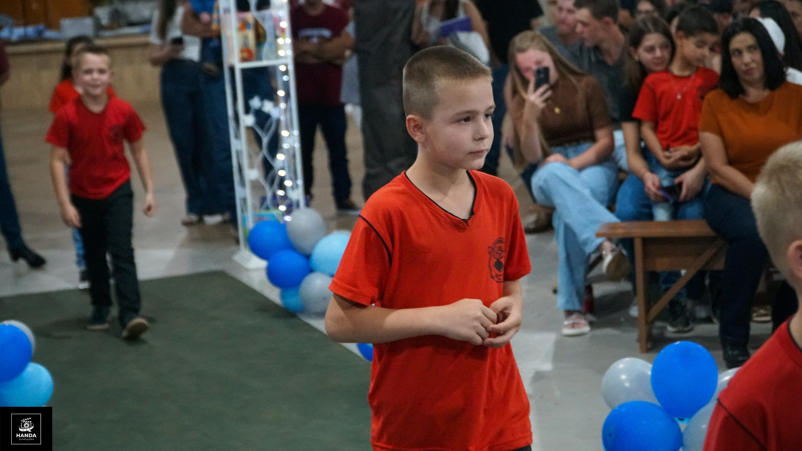 Noite autógrafos colégio Aurélio Buarque de Holanda. Handa Produções