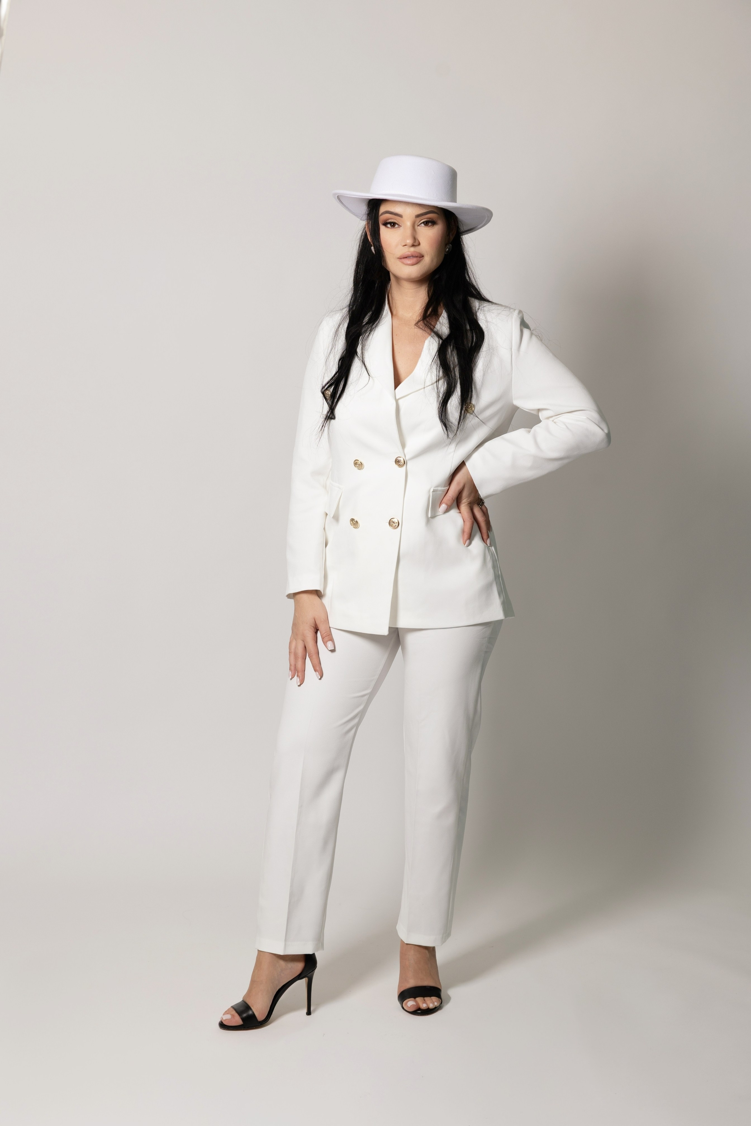 Mona. Portrait and Family Photographer in Netherlands