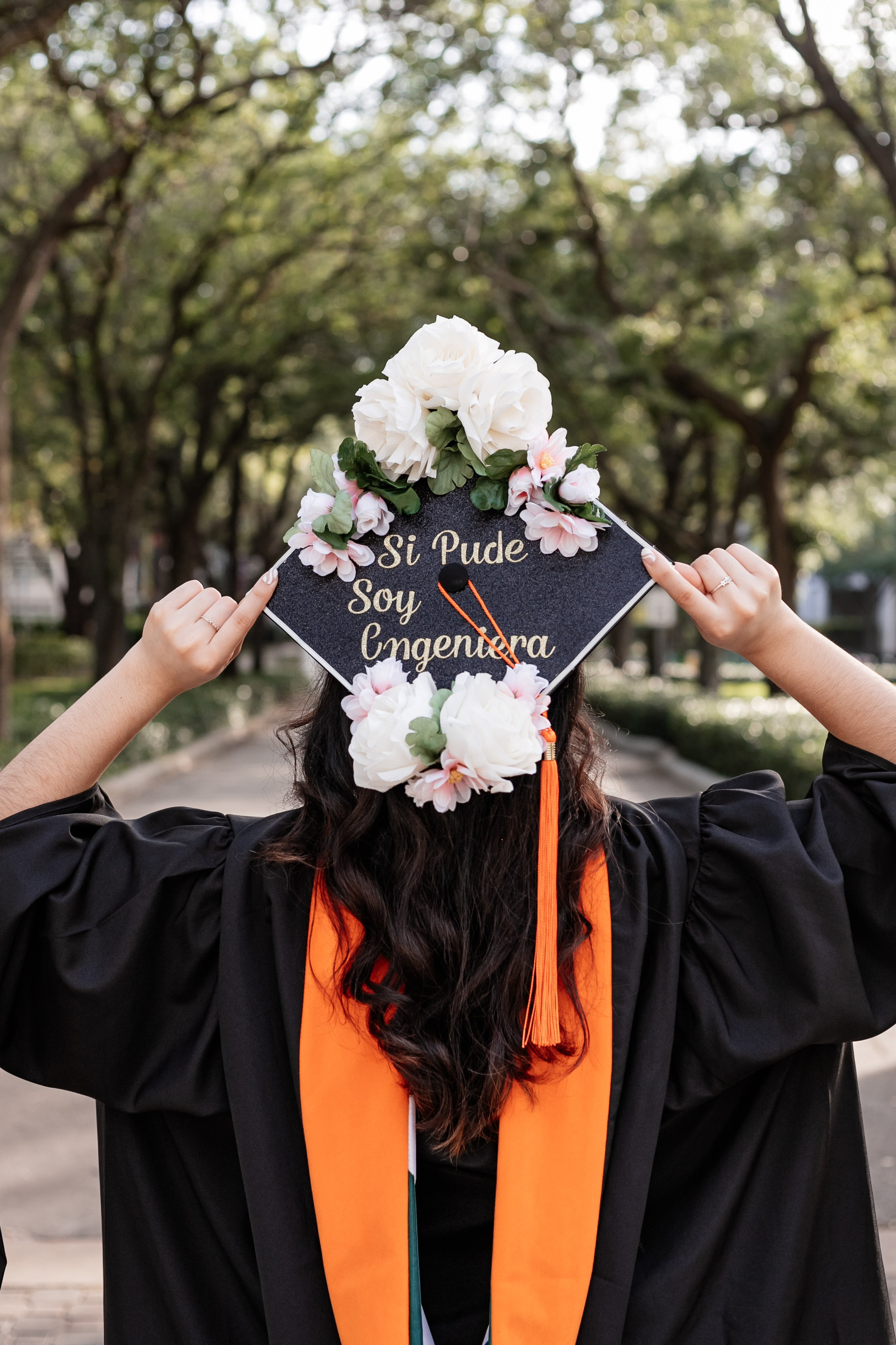 Decorating your graduation cap: do’s and don’ts. Portrait and graduation photographer Marina Simanava