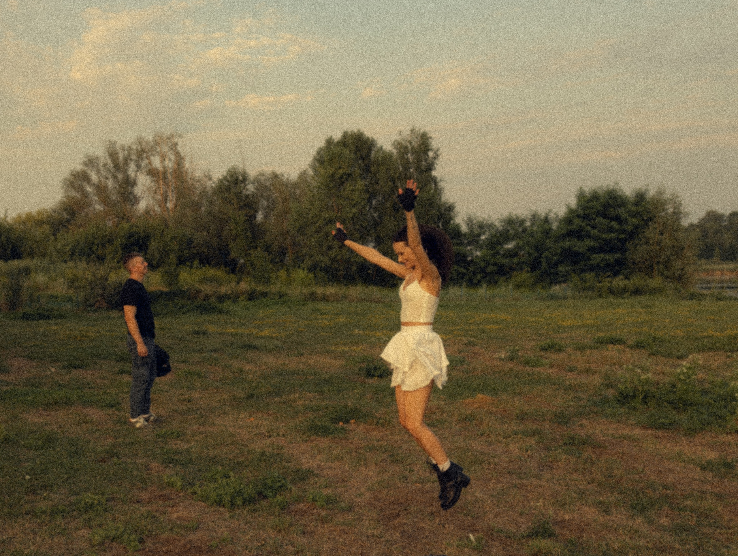 Balade en moto. Histoires d’amour, séances photos de famille et de mariage en France