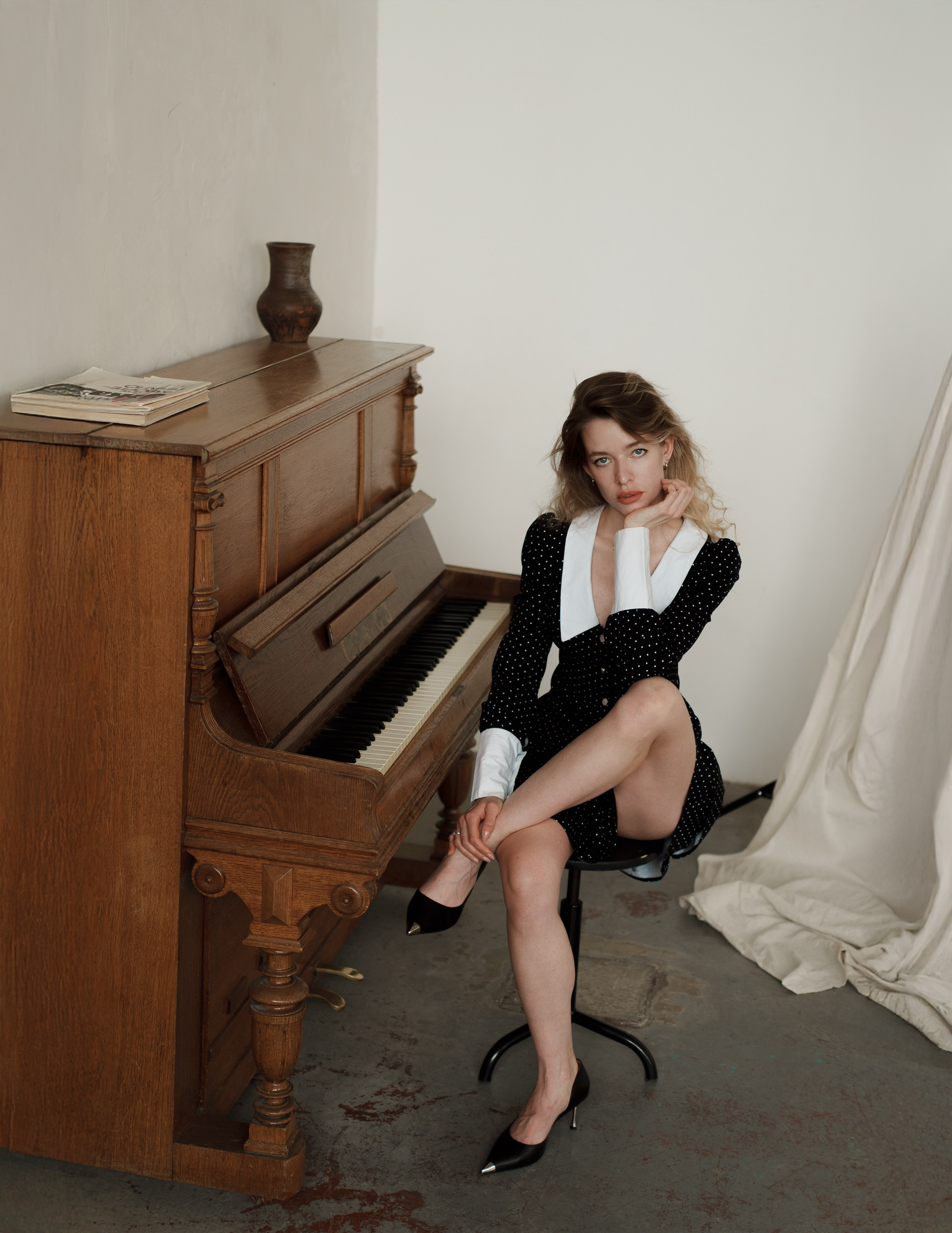 Piano. Alisha Geva женский портретный фотограф в Дубае