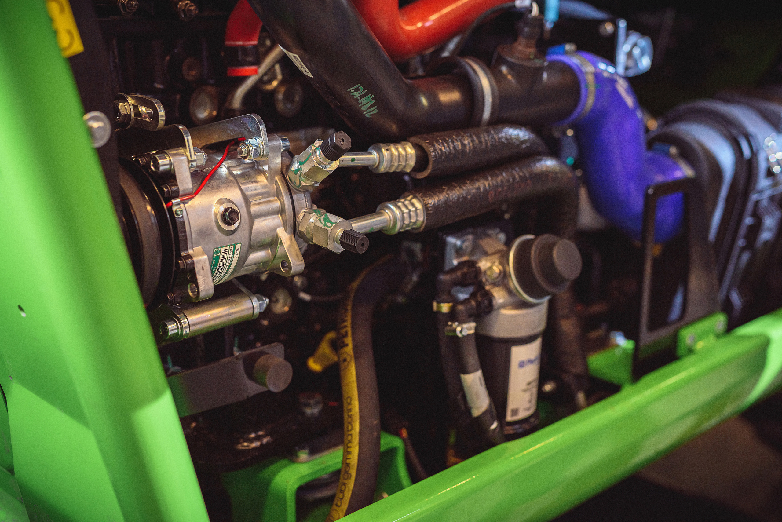 Armuss Agricultural Machinery. Fotogrāfs Rīgā. Gīmenes, individuālās un dažādu produktu fotosesijas