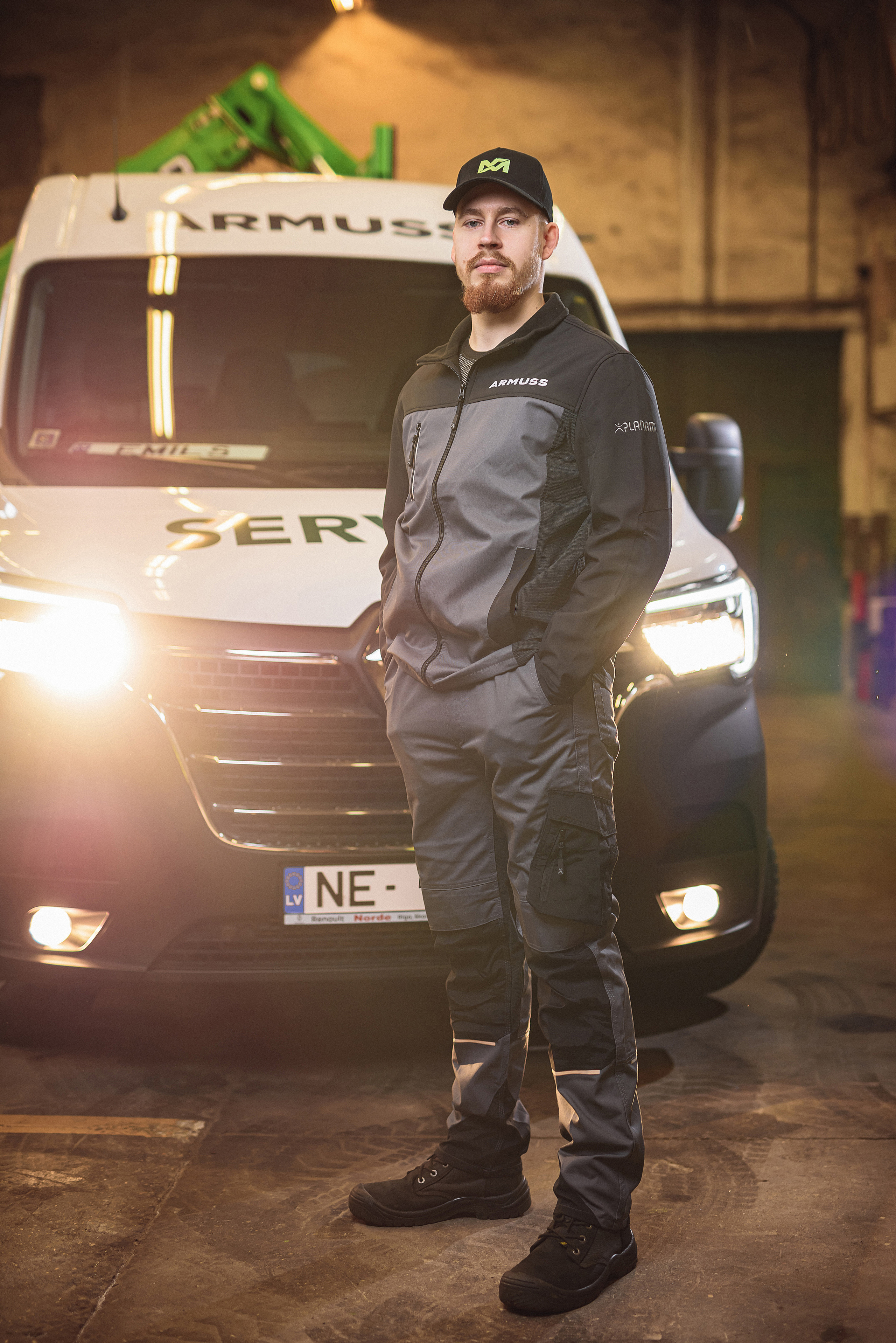 Armuss Agricultural Machinery. Fotogrāfs Rīgā. Gīmenes, individuālās un dažādu produktu fotosesijas