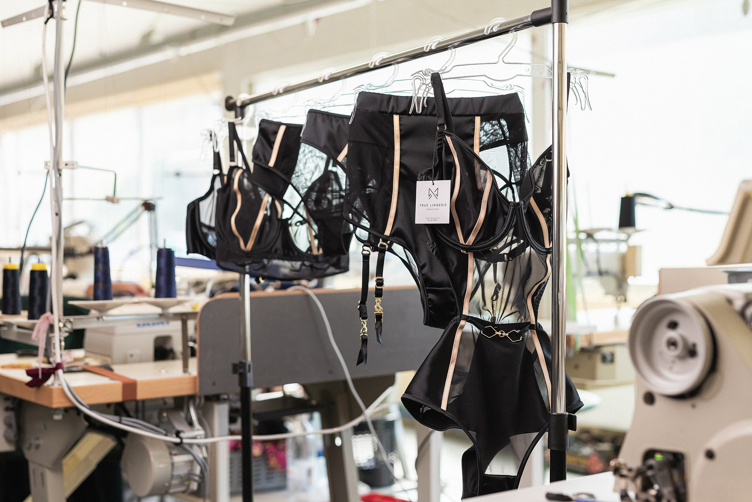 Vixen & Fox Lingerie — Australia. Fotogrāfs Rīgā. Gīmenes, individuālās un dažādu produktu fotosesijas