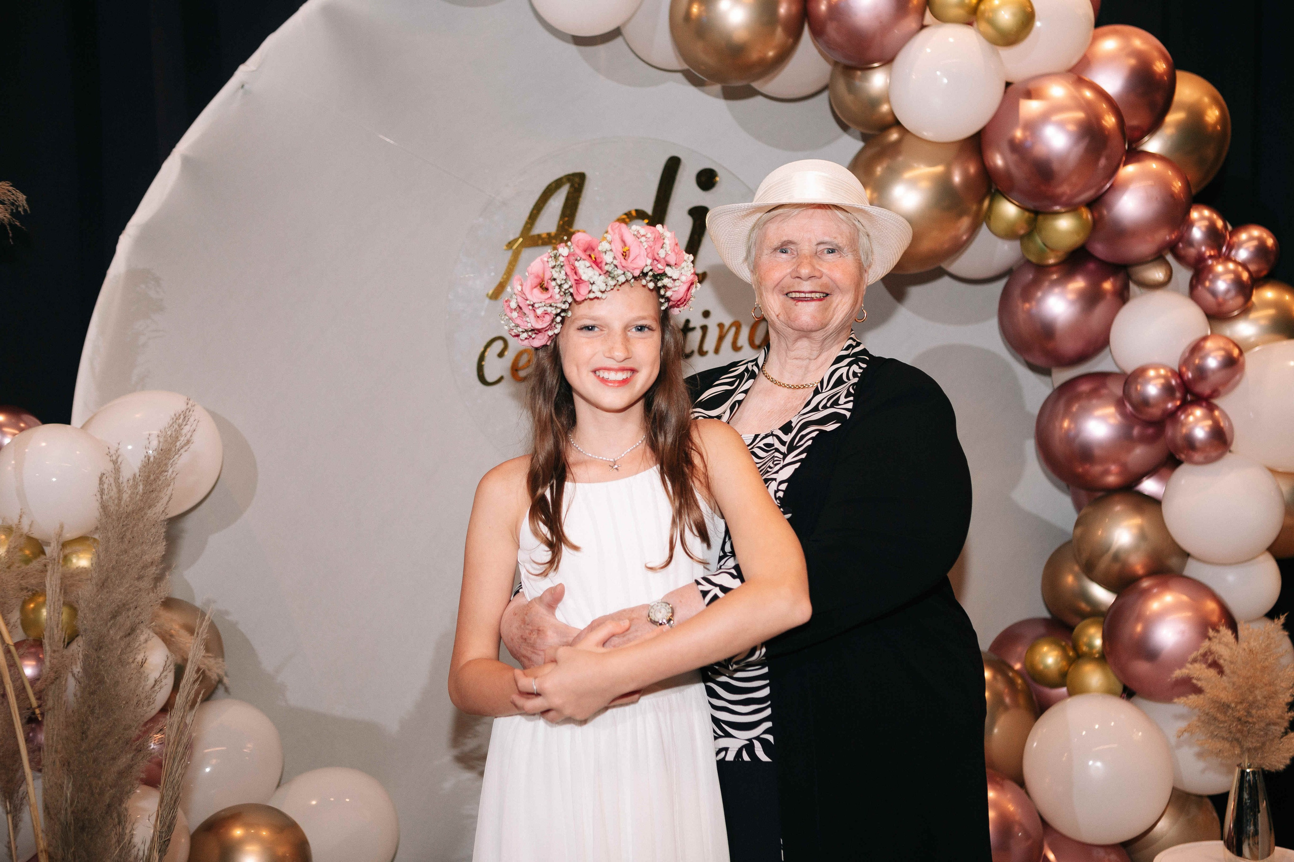 PARTY WITH FRIENDS. Https://shi-photo.com/