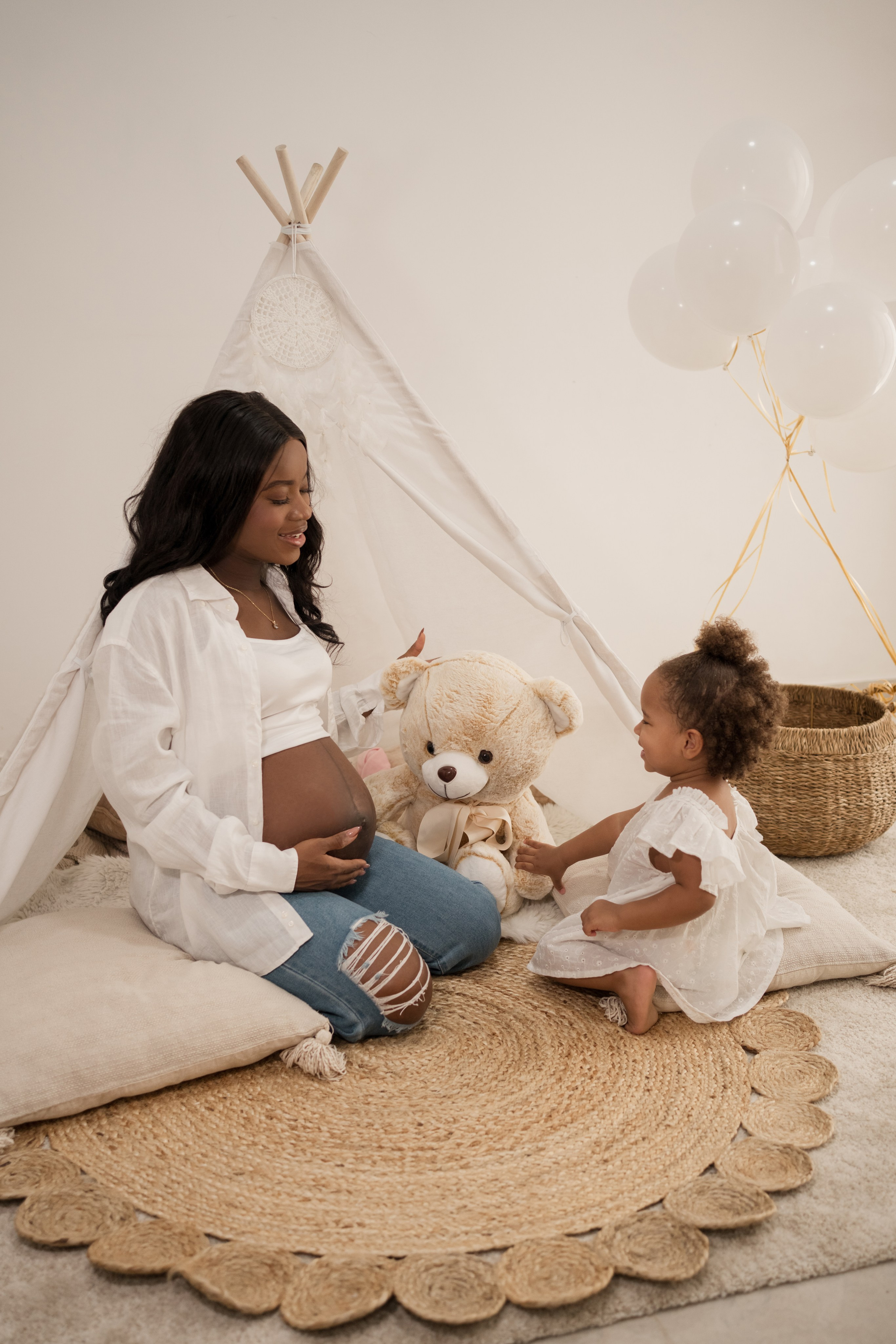 Home studio session. Angela Iakovleva — Family Photographer in Dubai