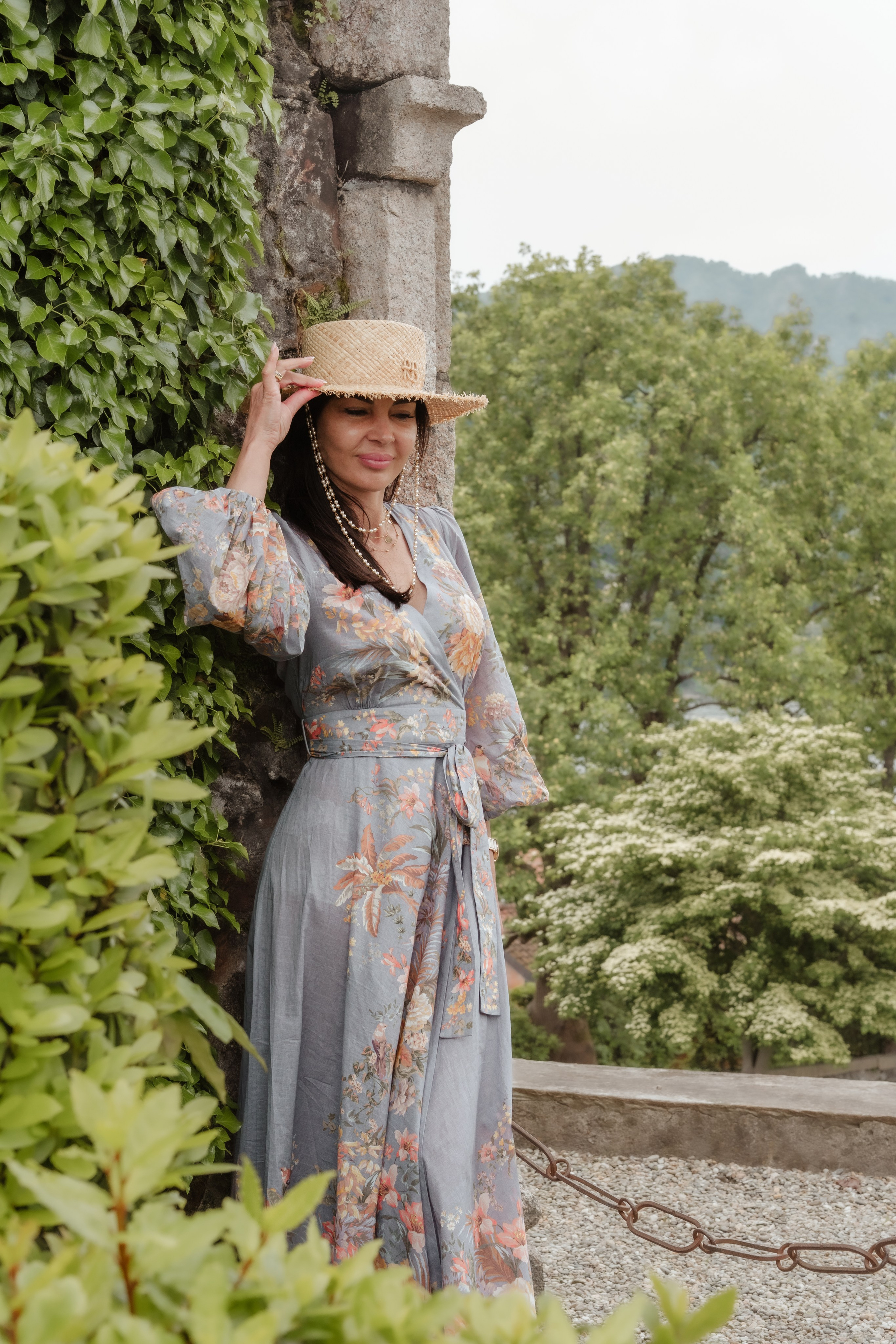 NATALY AND TATIANA_ ISOLA BELLA AND MADRE _LAKE MAGGIORE. PHOTOGRAPHER IN ITALY