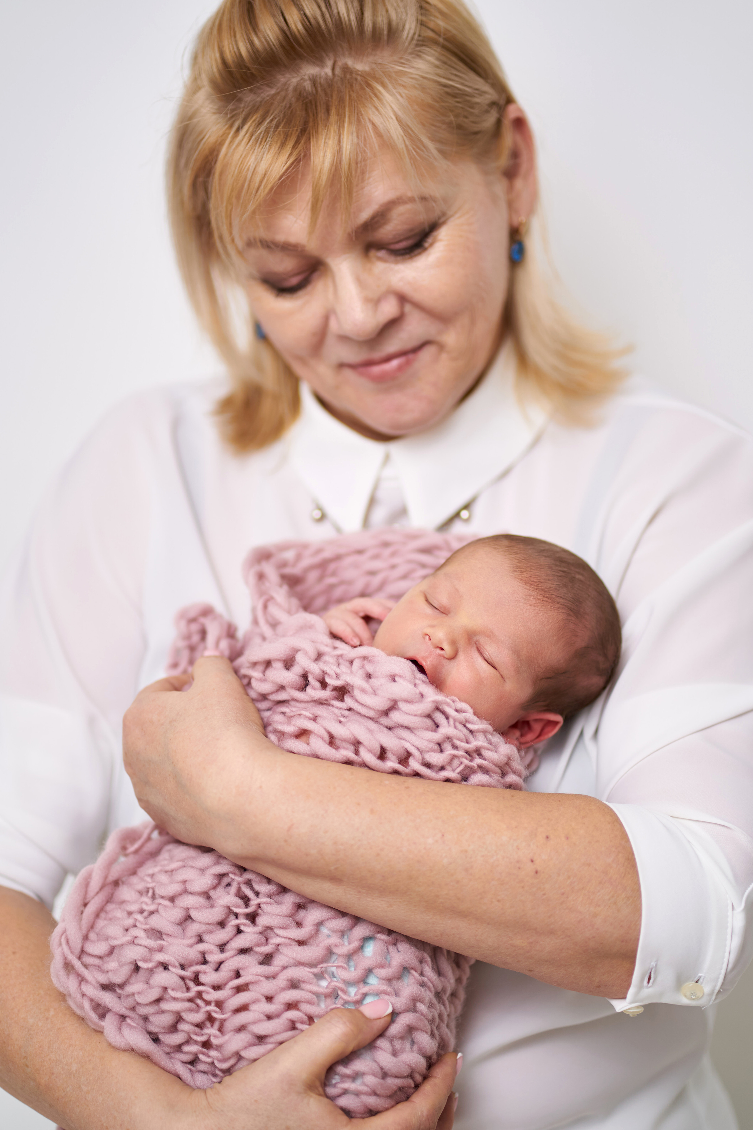 Miroslava — newborn. צלם אלכס ברט בישראל