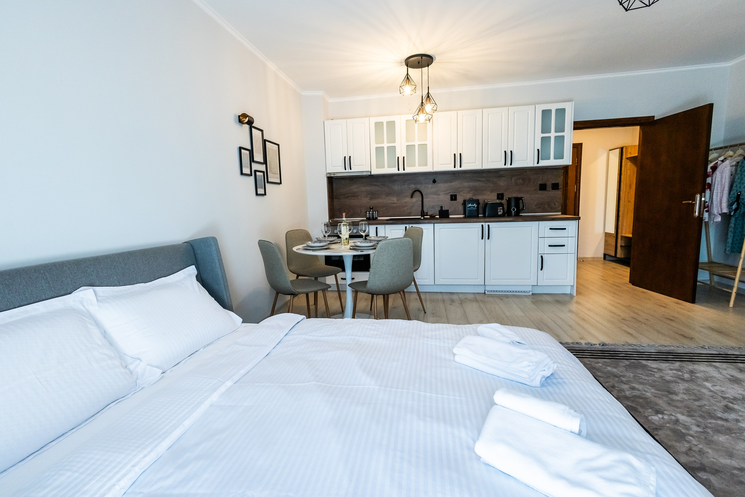 Хотел. Фотограф Ирина Йотова