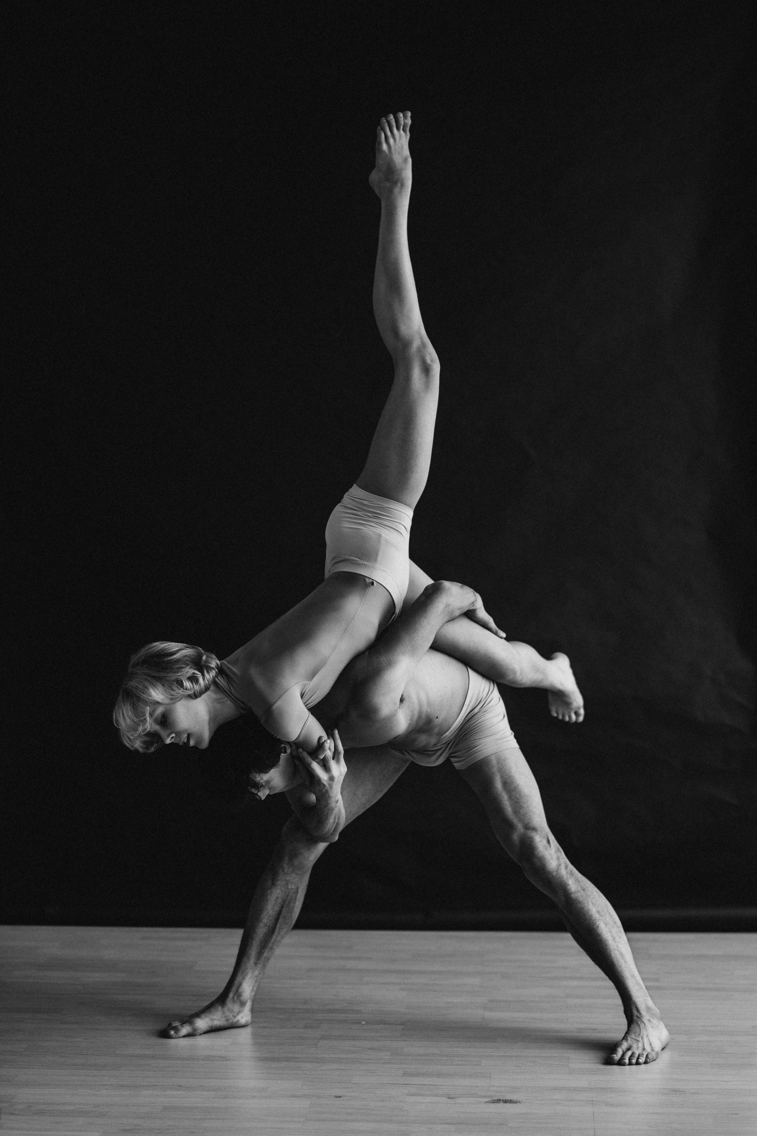 DANCERS. Victoria Olonen – Cinematic Portrait Artist | Helsinki & Europe