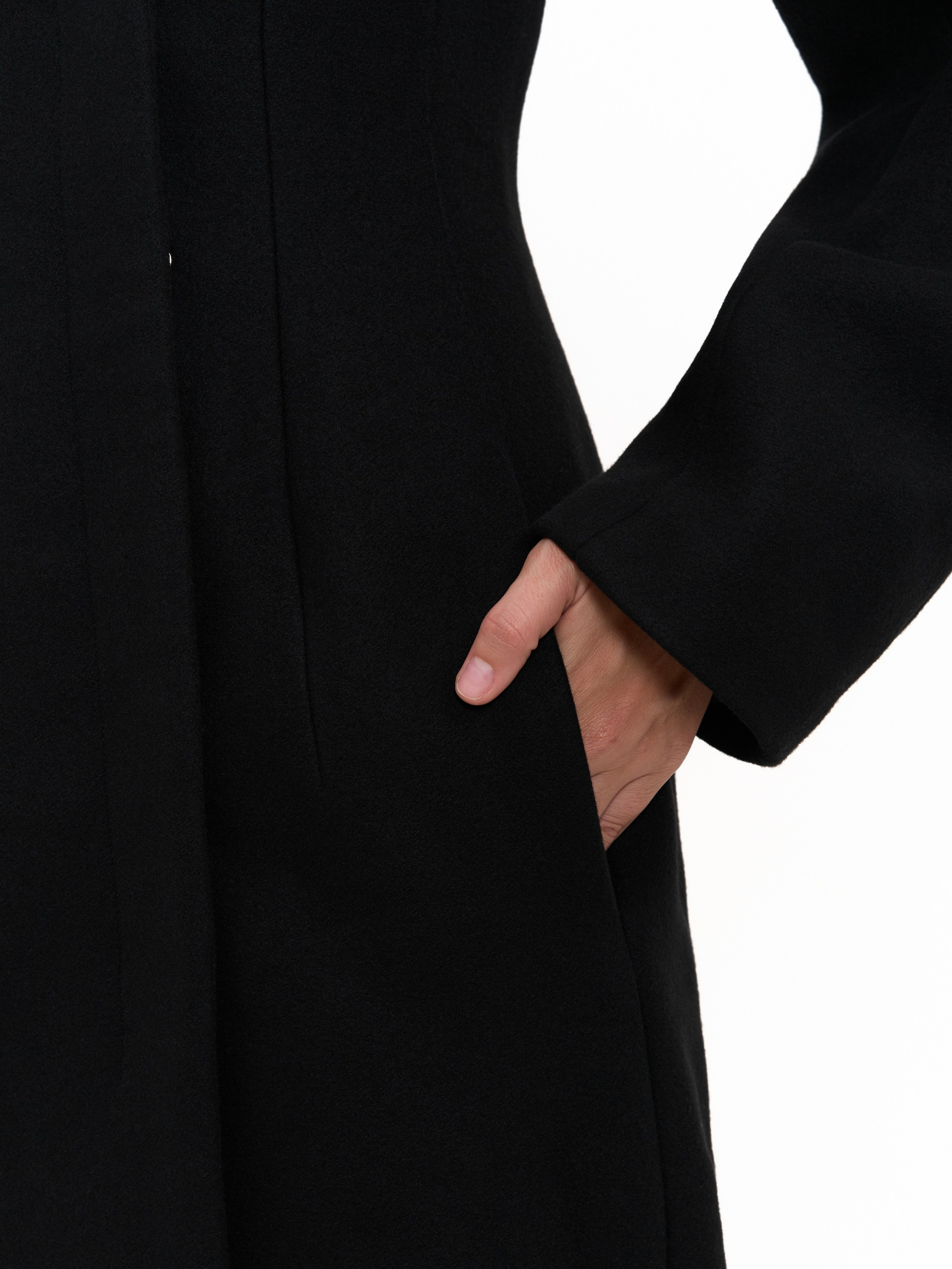 Jacquemus Curvo Coat/Catalog. Alisha Geva | Photographer in Dubai