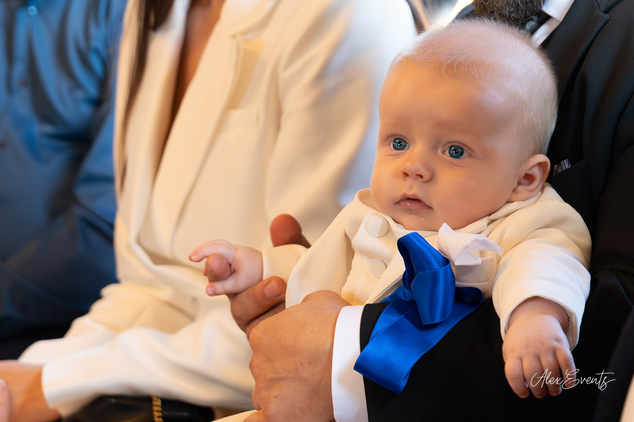 Botez fotografiat in Danemarca la biserica si petrecere | Alex Events. AlexEvents Fotograf / Videograf de evenimente Danemarca DK Horsens, Arhus, Odense, Vejle.Nunta, botez, foto-studio