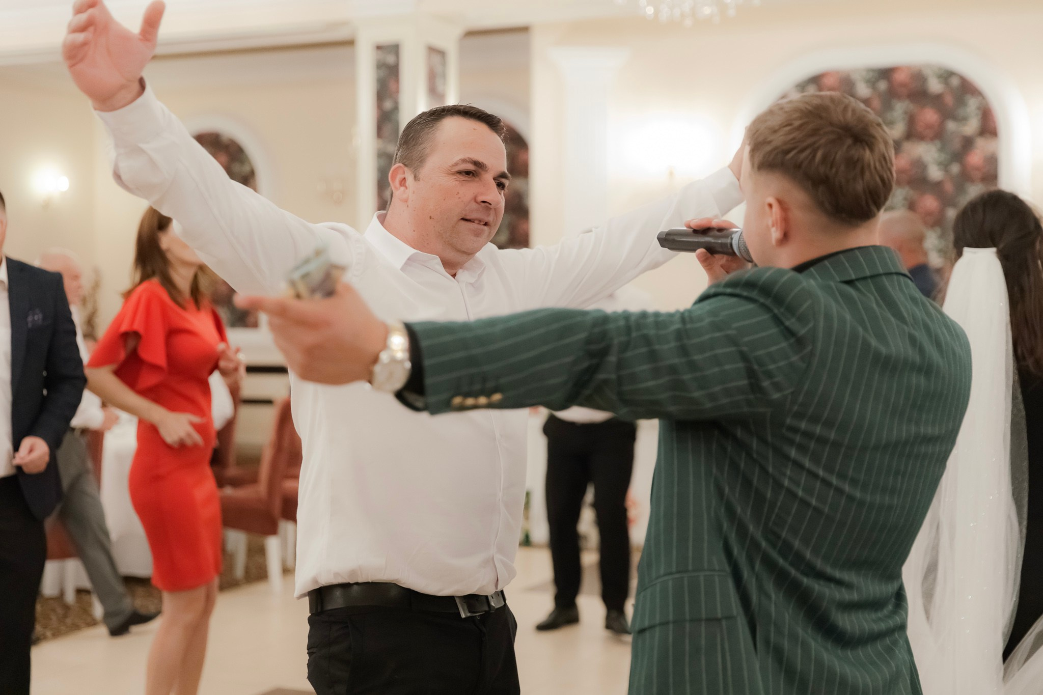 Mihai & Oana. Servicii foto-video profesionale, pentru momente de neuitat