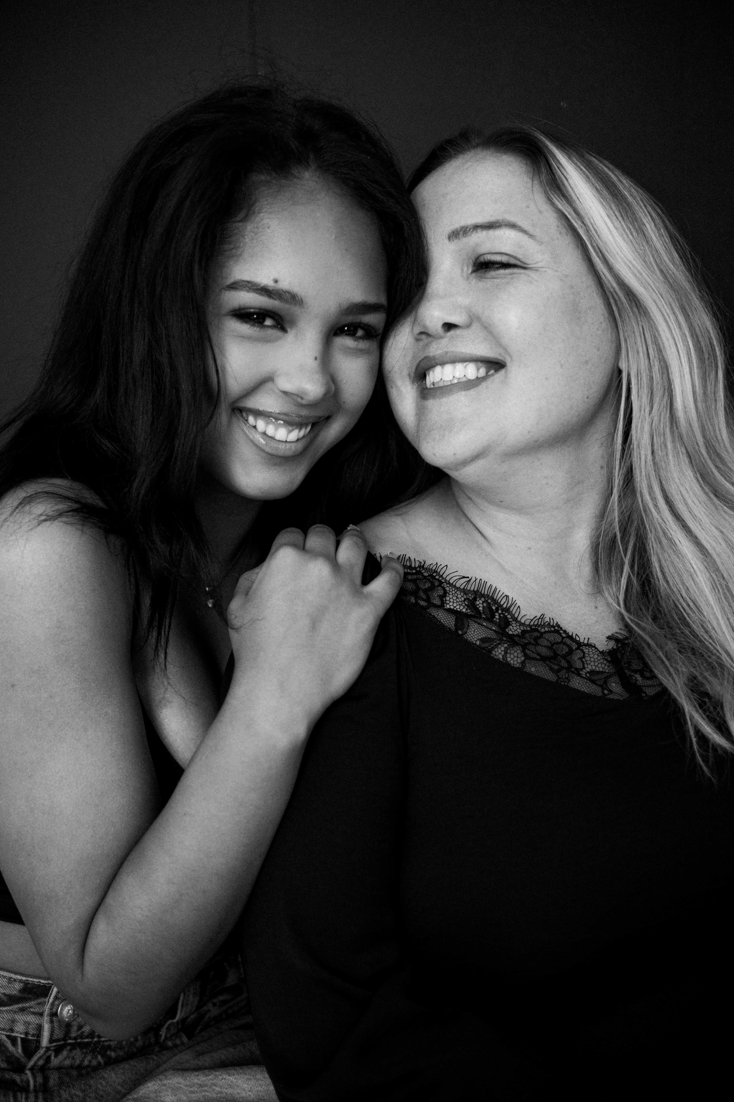 Rawnoir- Portrait photography by Daria Paliy.Timeless black&white portraits of women in NYC area