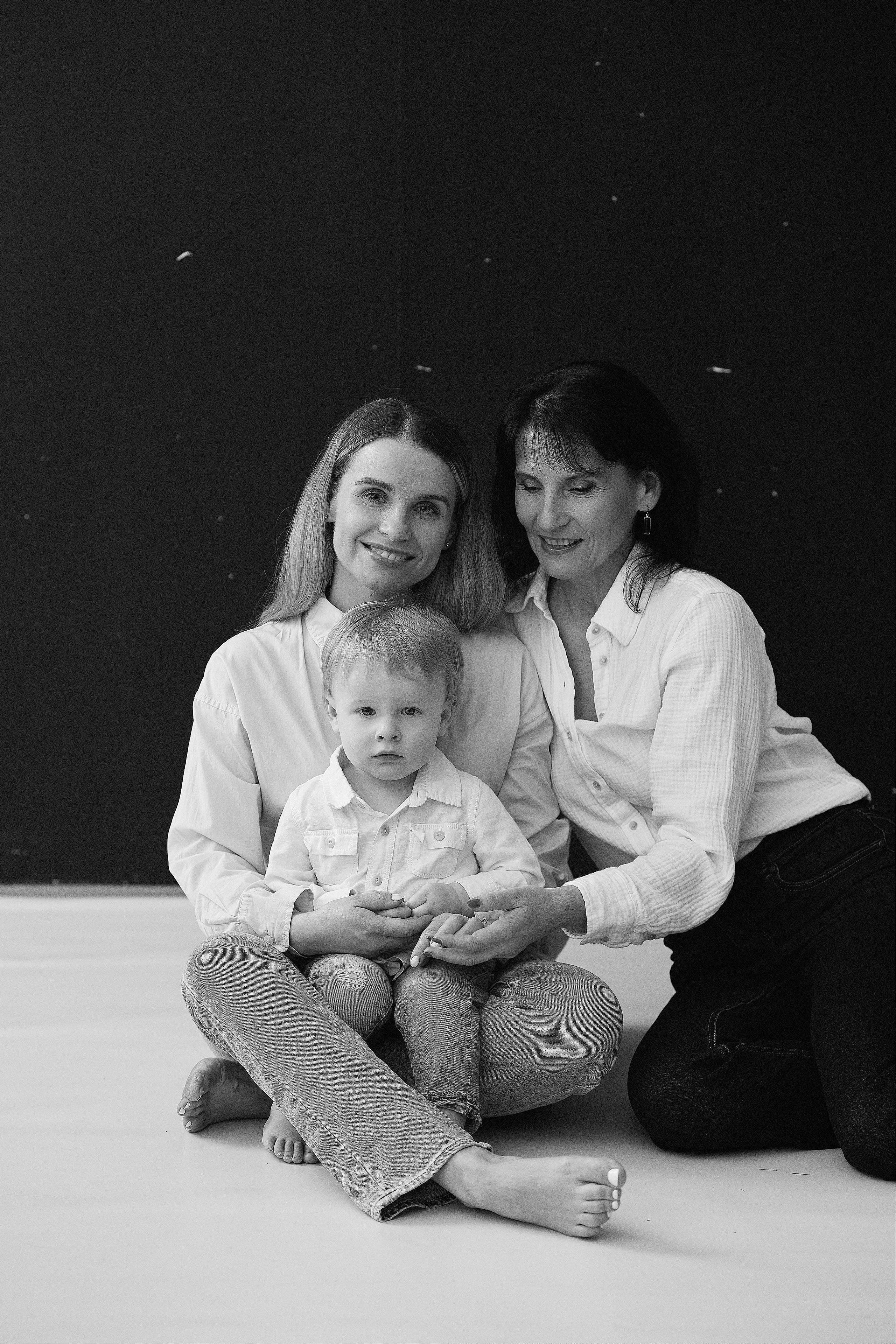 K. Rawnoir- Portrait photography by Daria Paliy.Timeless black&white portraits of women in NYC area