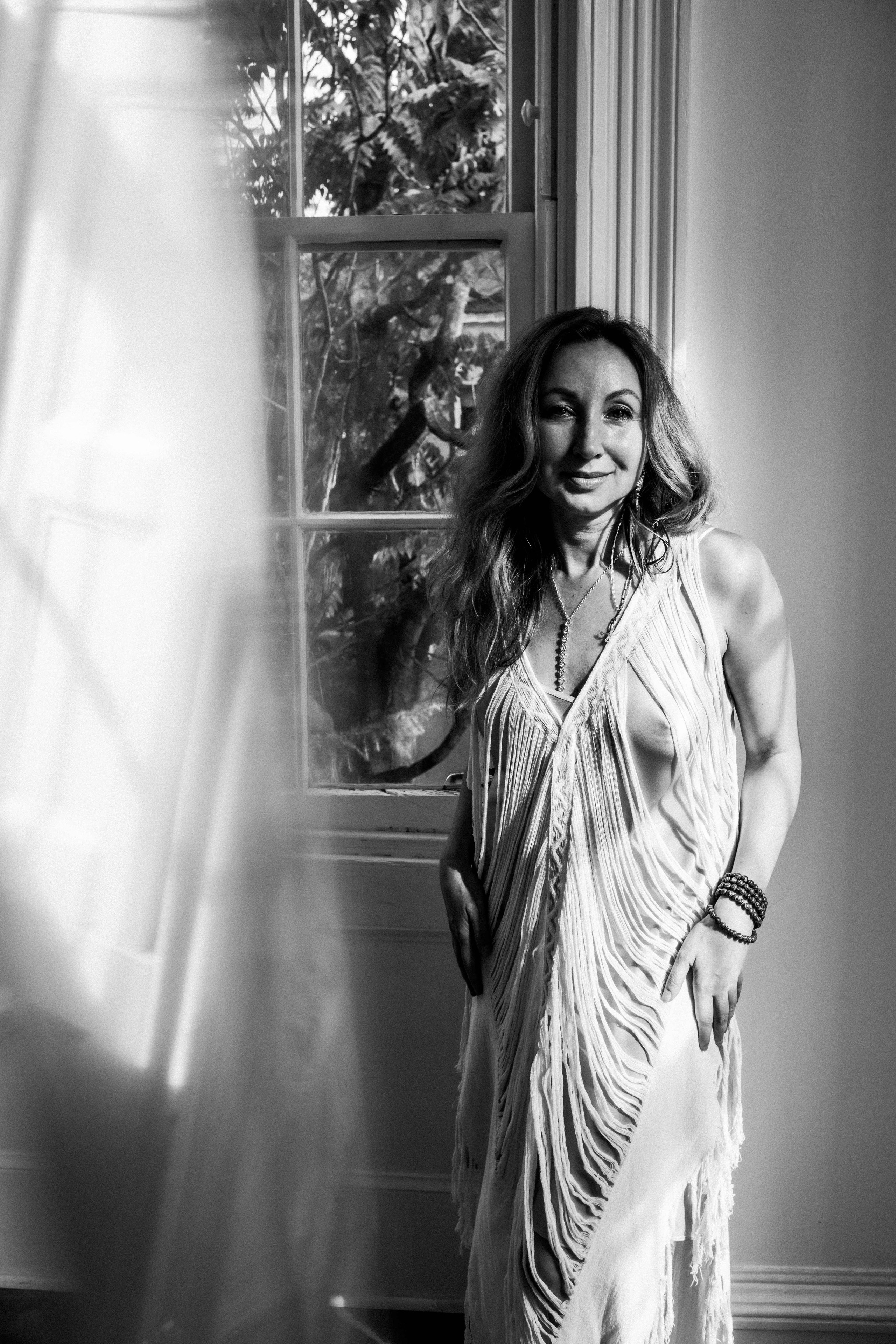 K. Rawnoir- Portrait photography by Daria Paliy.Timeless black&white portraits of women in NYC area