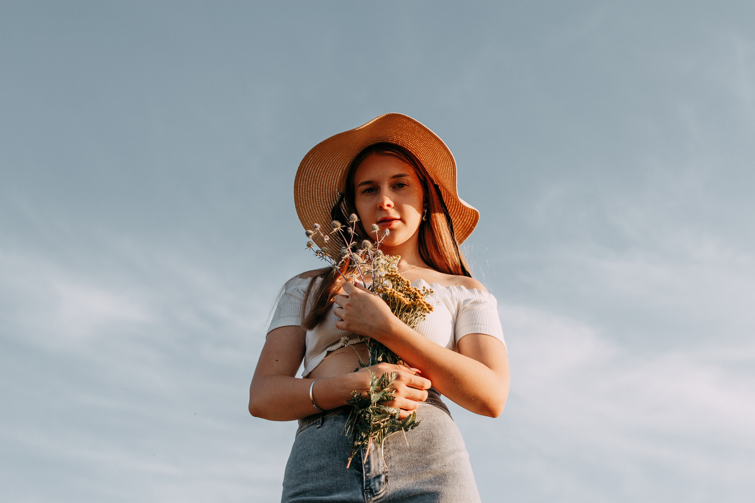 Arina and haystacks. Wedding and portrait photographer in Beograd Ekaterina Makedonskaya