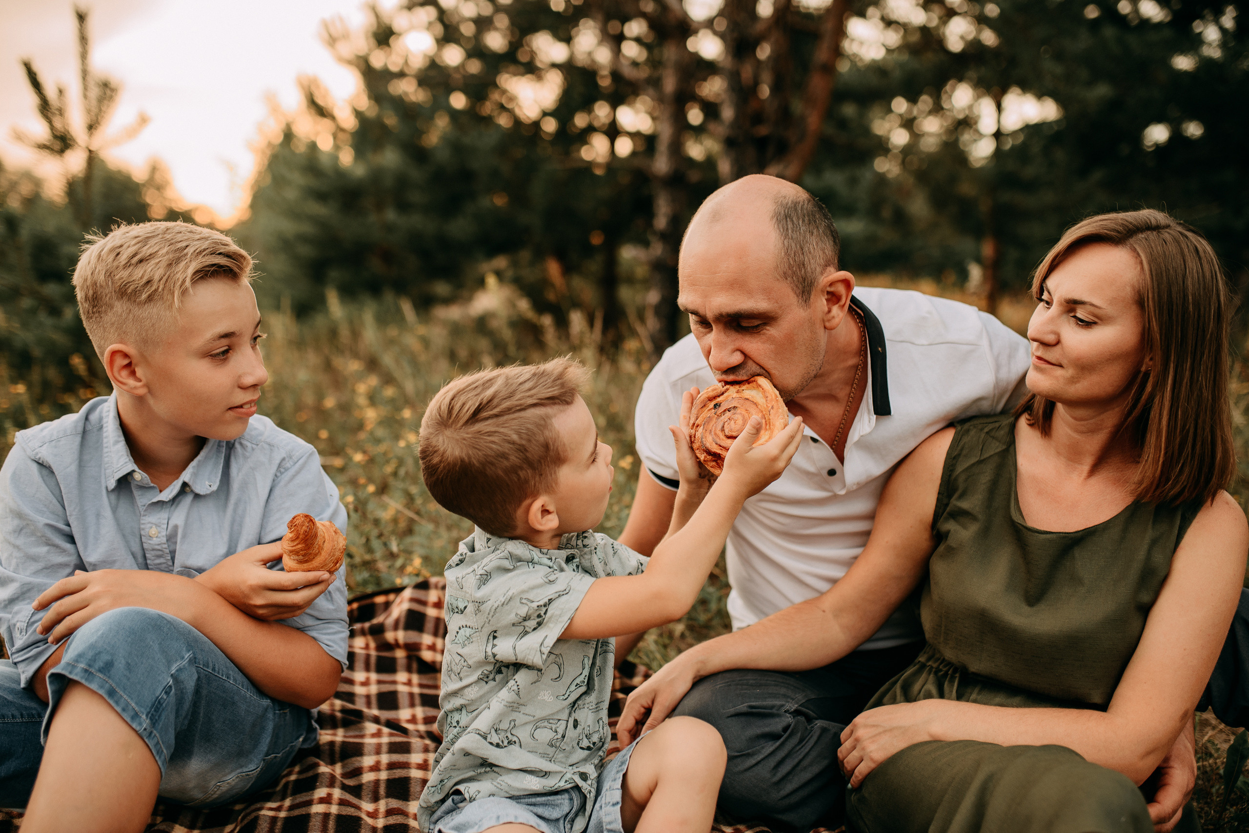 The walk in the forest. Wedding and portrait photographer in Beograd Ekaterina Makedonskaya