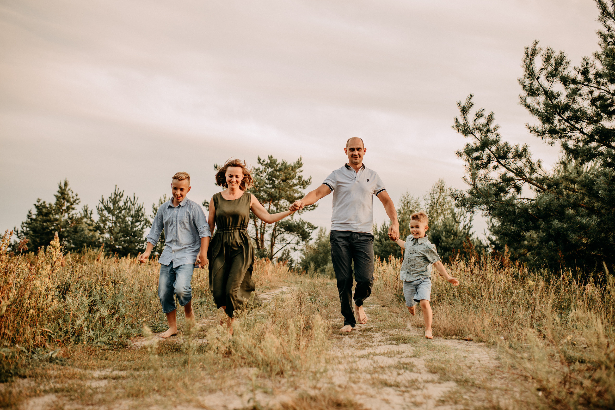 The walk in the forest. Wedding and portrait photographer in Beograd Ekaterina Makedonskaya