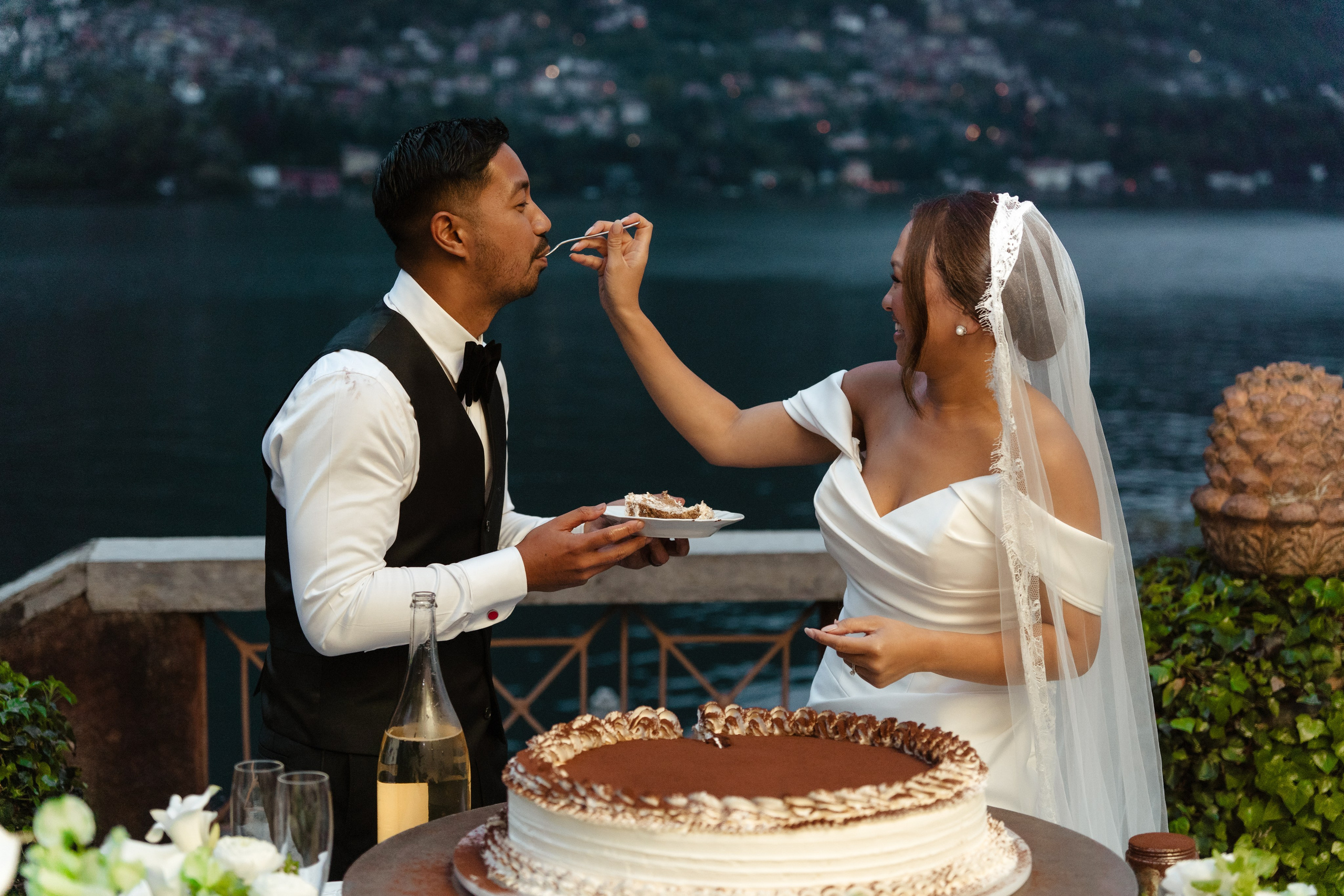 BEATRICE AND RAFAELE_LAKE COMO_Villa Regina Teodolinda. PHOTOGRAPHER IN ITALY