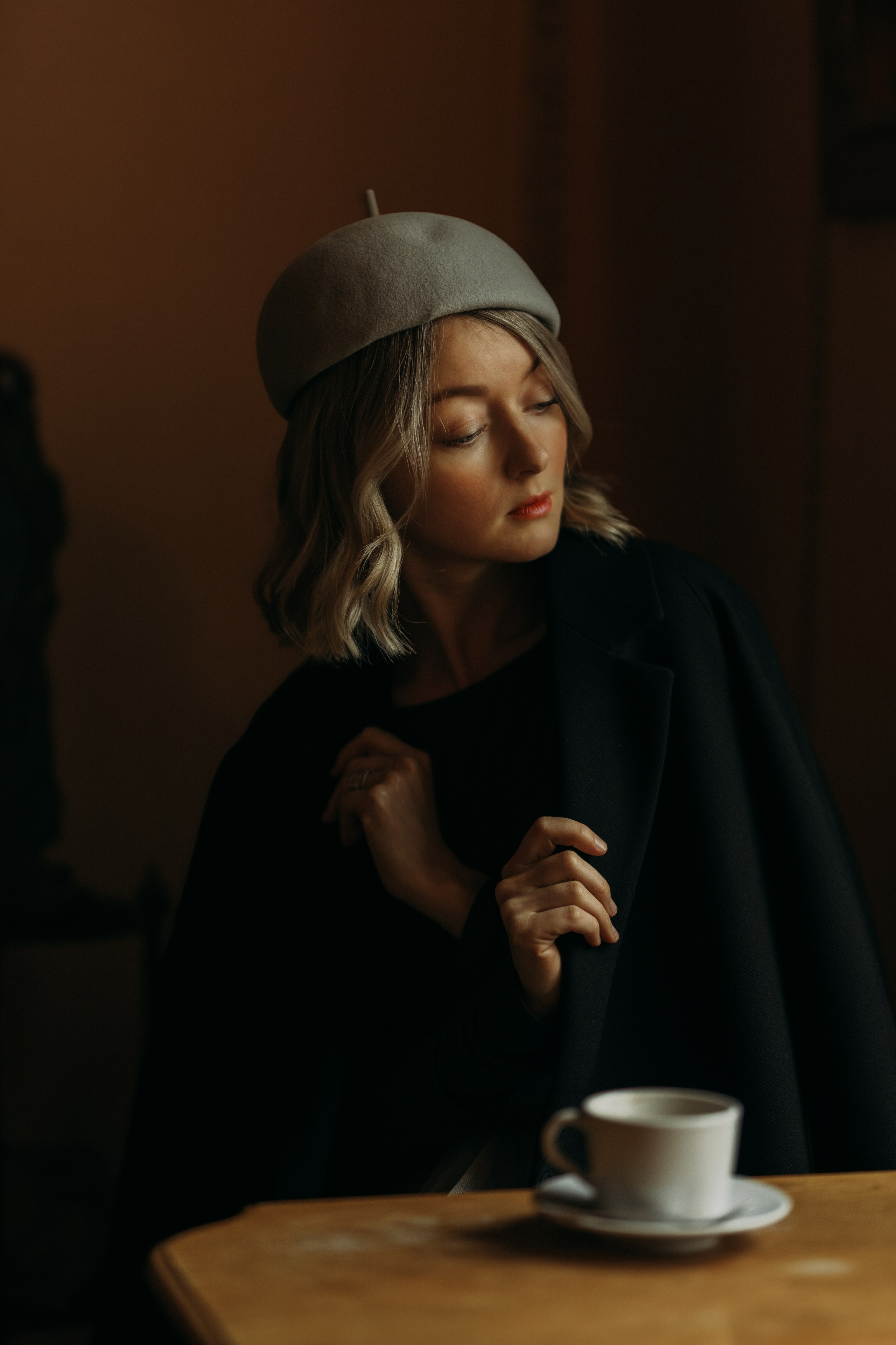 Woman phoshoot. Wedding and potrait photographer in Helsinki Vickan O