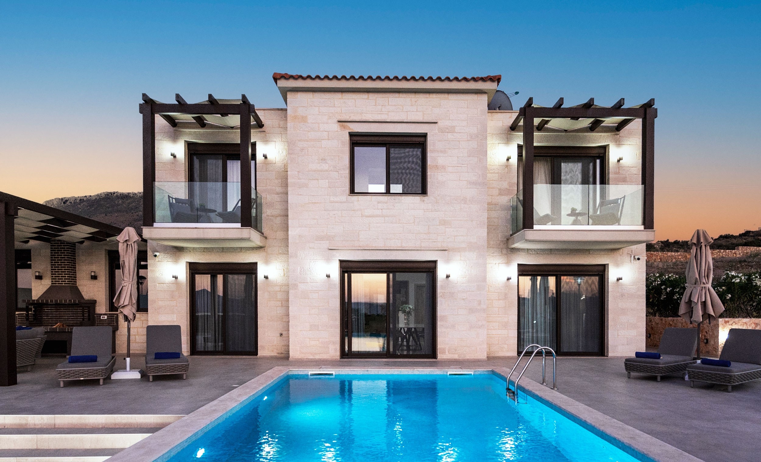 Stone House in Plaka. Photograper in Chania, Crete