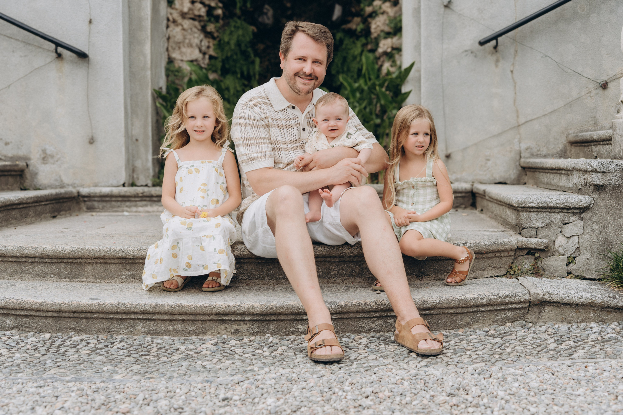 Family moments in Como Lake. PHOTOGRAPHER IN ITALY