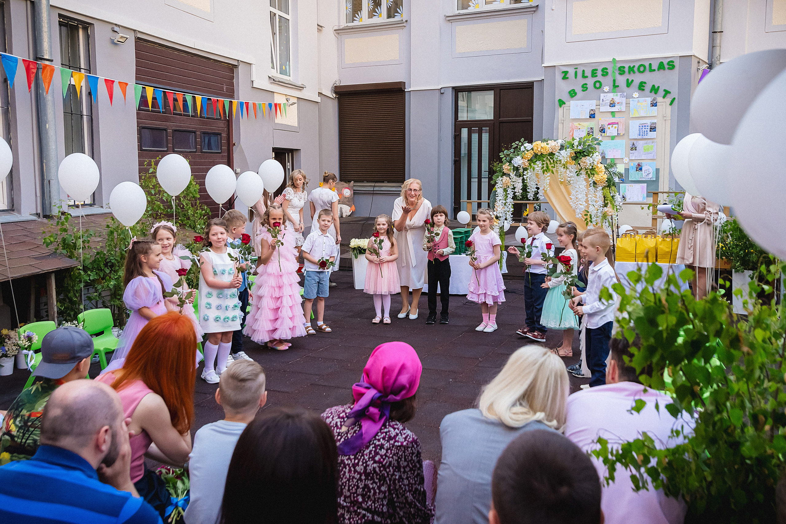 Zīles Skolas Izlaidums. Fotogrāfs Rīgā. Gīmenes, individuālās un dažādu produktu fotosesijas