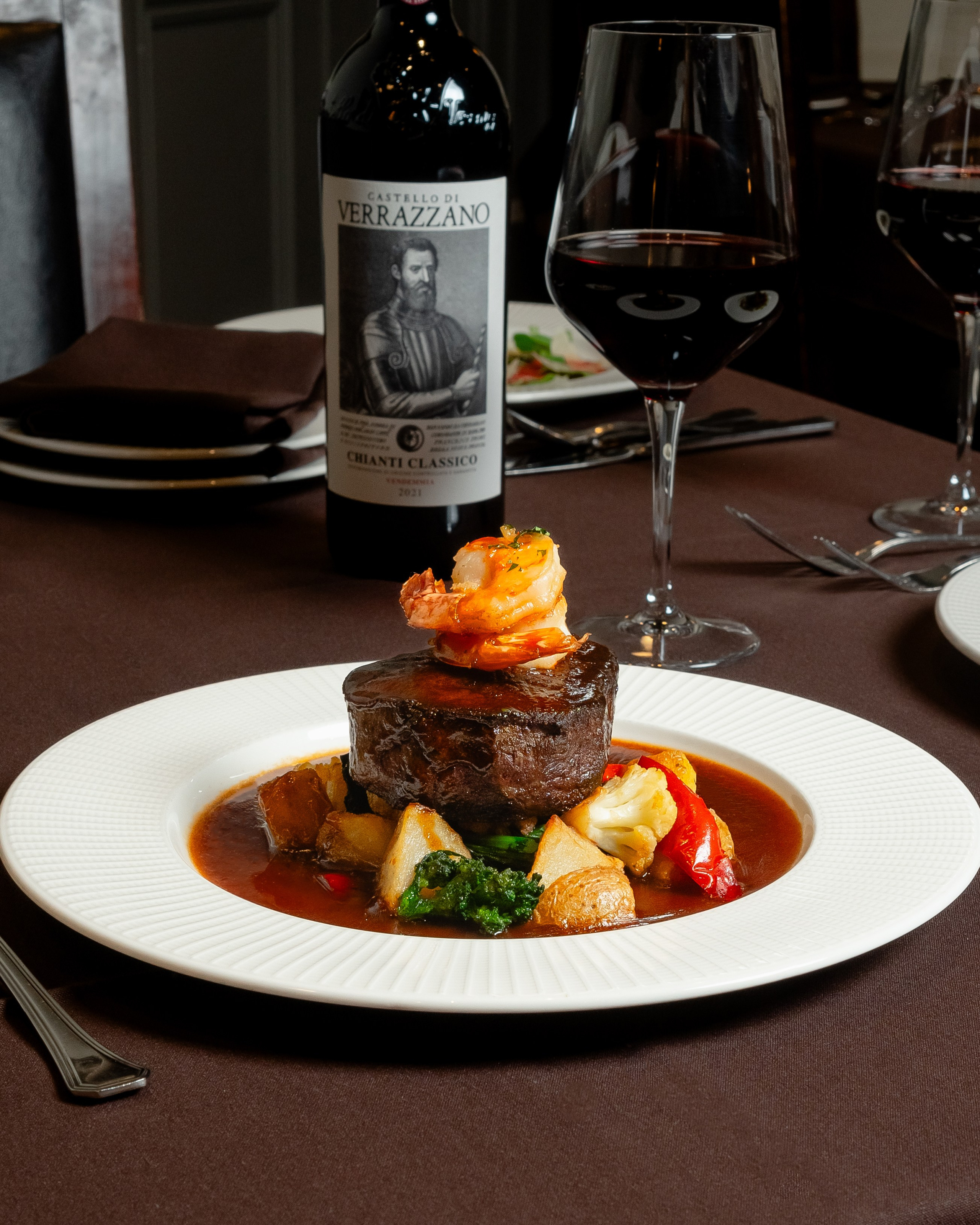 Luna. Welcome to my video and photo world!