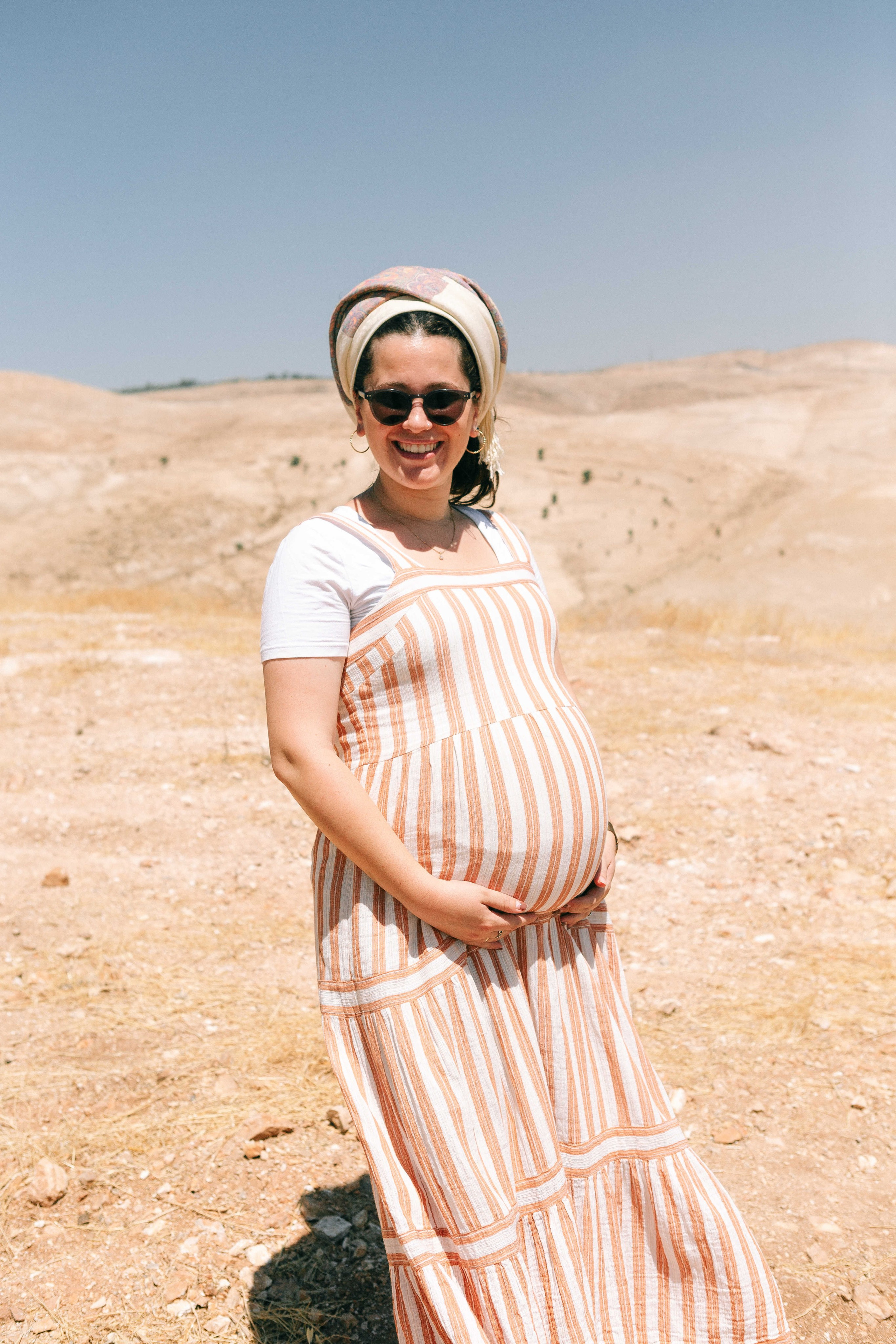 MAALE ADUMIM, HOME PHOTO SESSION + DESERT. Https://shi-photo.com/