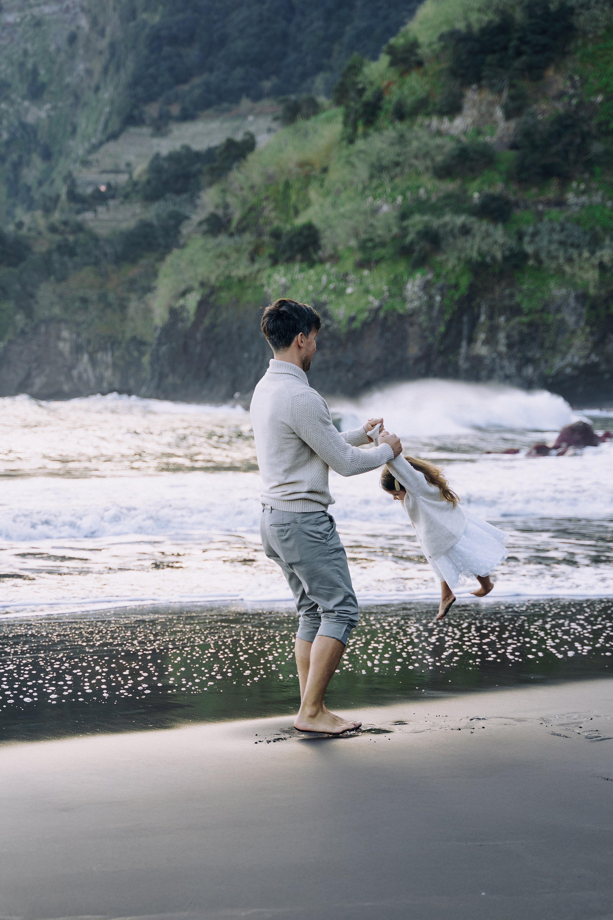 Miroslava, Pavel and Laura, Seixal beach. Ваш фотограф на Мадейрі