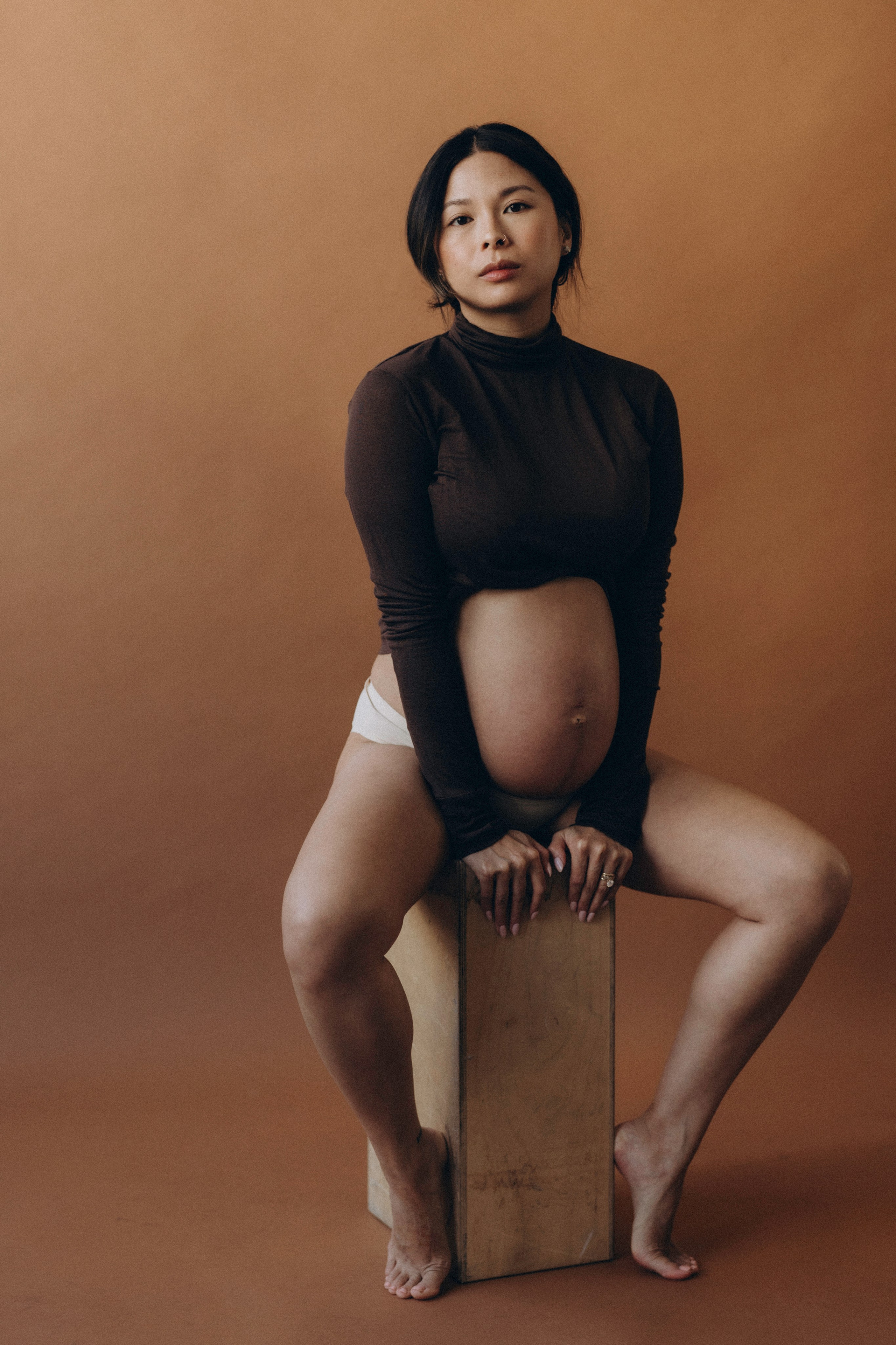 Krystal. Modern maternity photographer in Long Island New York