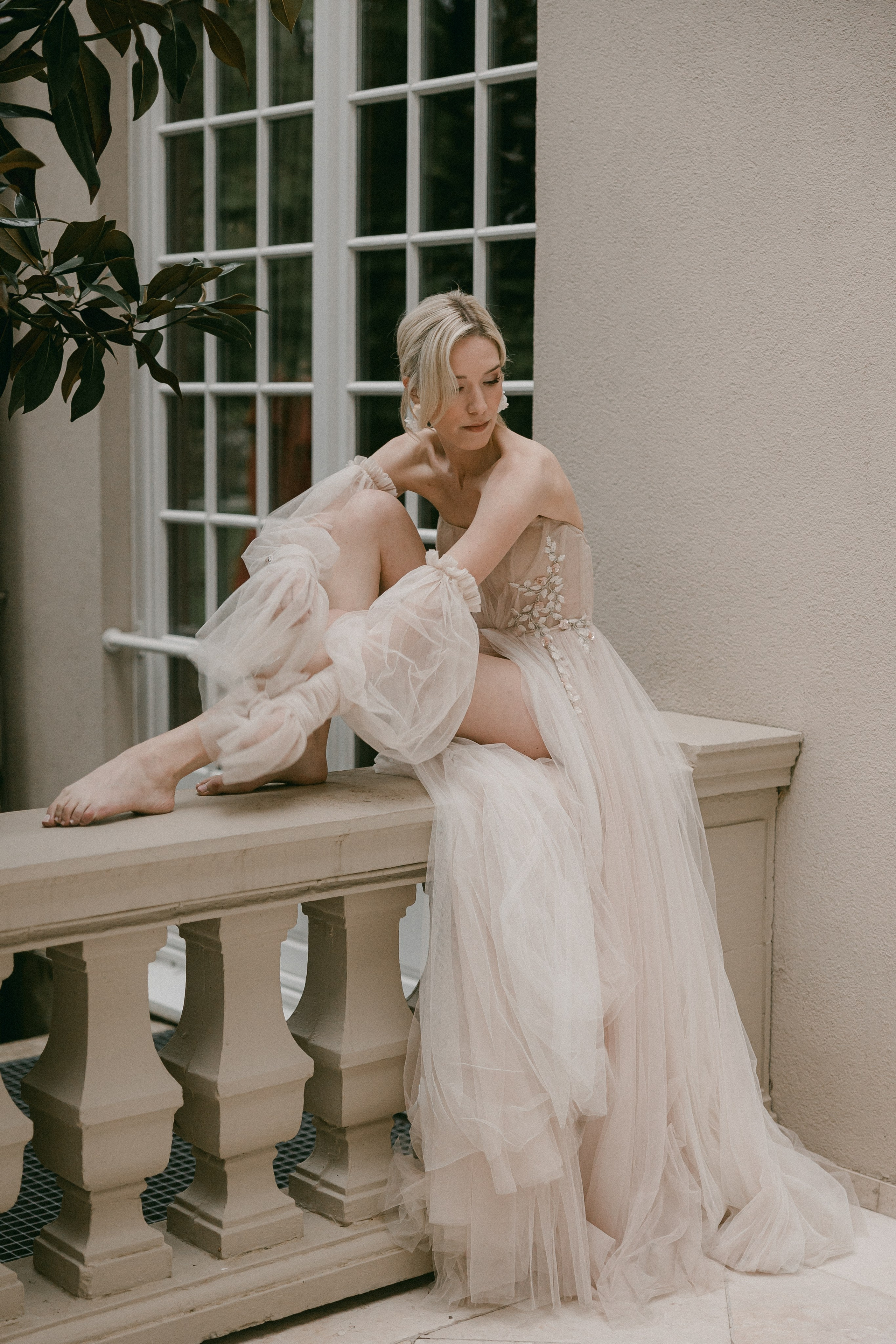 Sarah/ getting ready. Wedding and Family Photographer Switzerland and Italy. Valeria Diaz