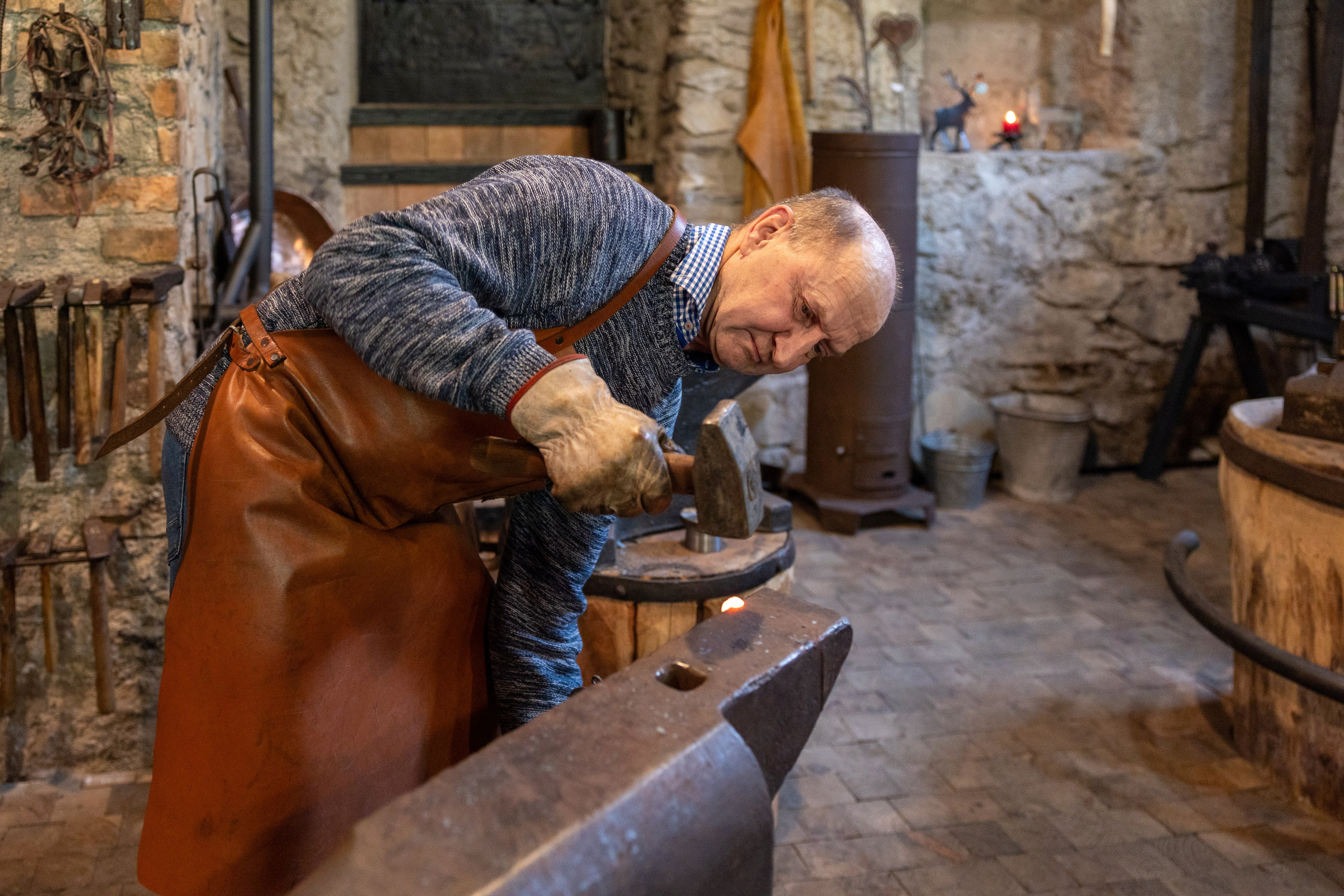 Schmied, Goldegg, 2024. Guzel Kolobova| Fotografin| Salzburg