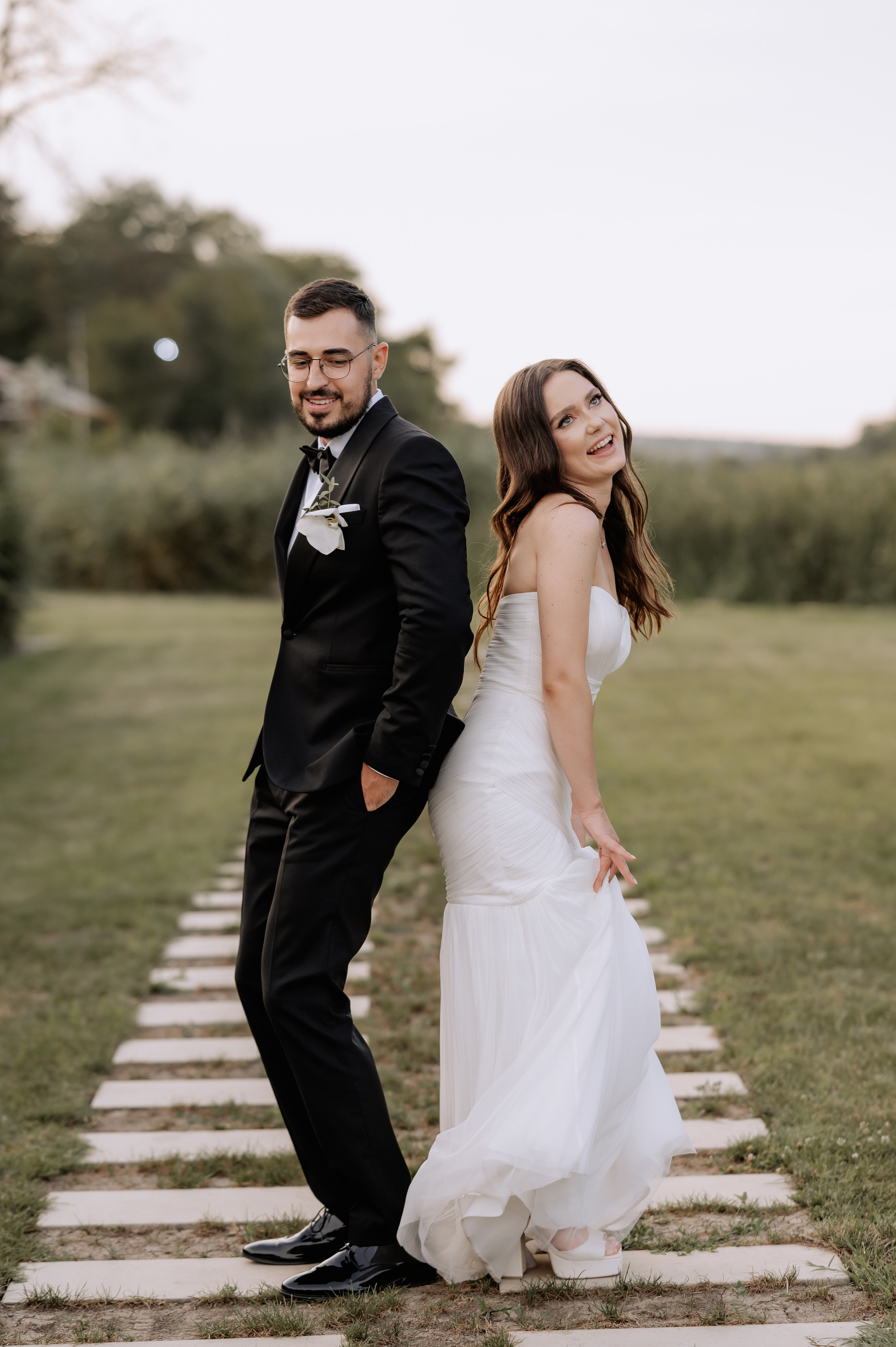 Cununie civila in aer liber , artificii de zi colorate , decor nunta , nunta la Hotel Traian. Proud Vision Weddings | Wedding Photography & Film — Servicii profesionale Foto Video Nunta Iasi