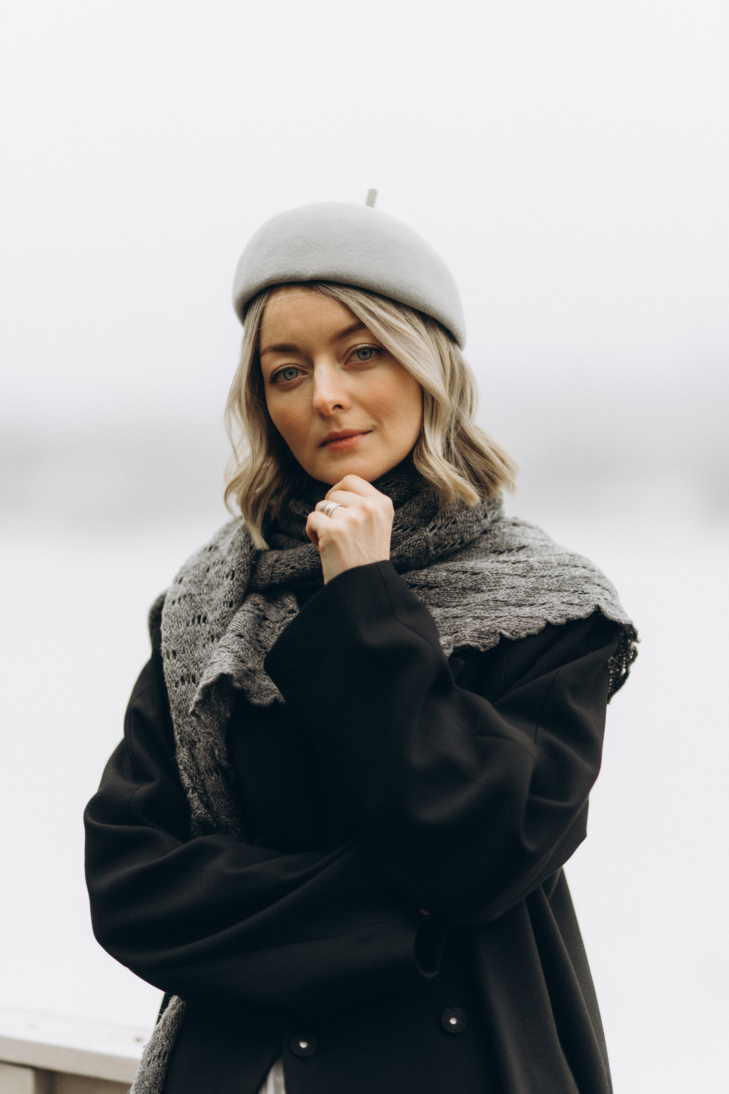 Woman phoshoot. Wedding and potrait photographer in Helsinki Vickan O