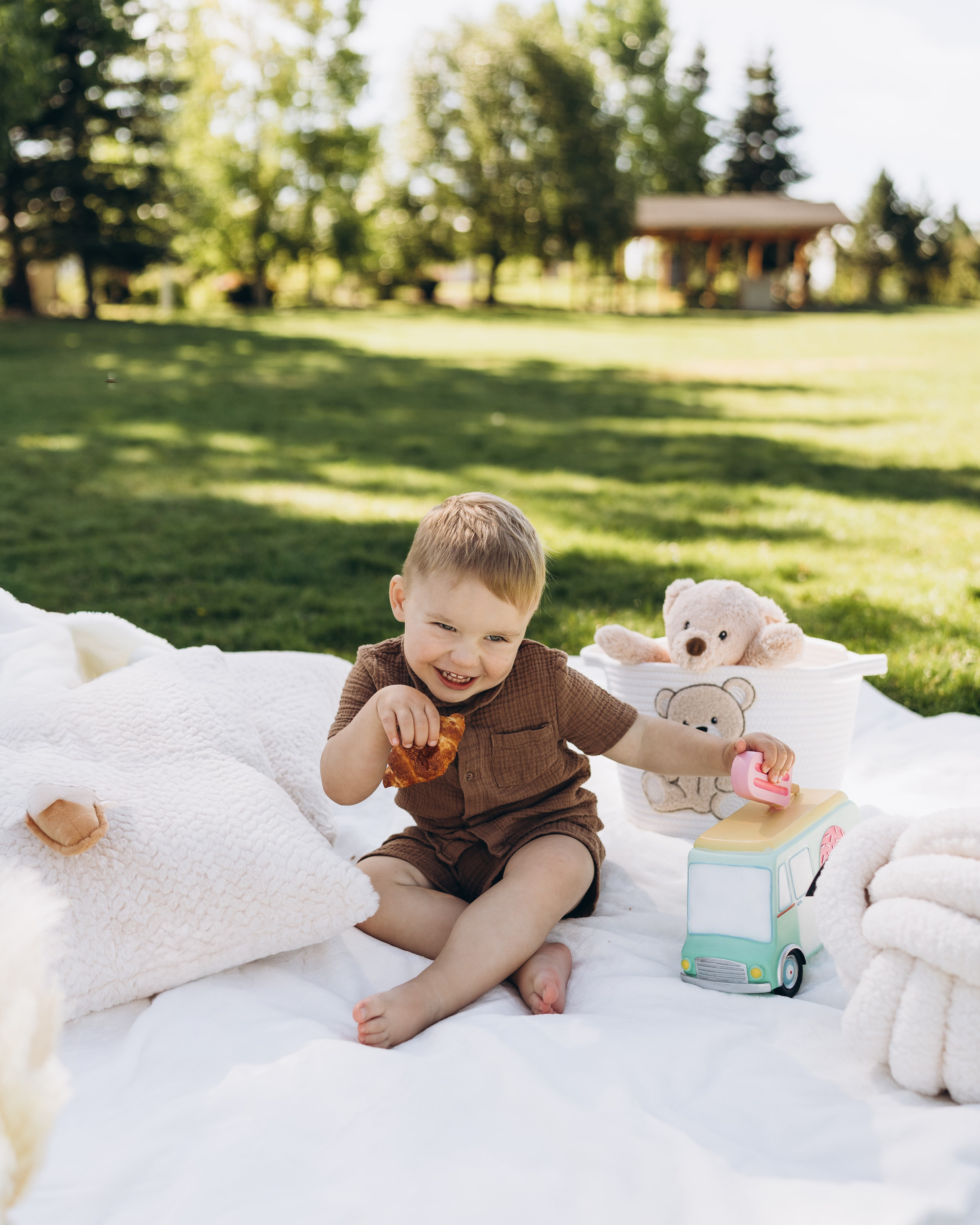 Max. Calgary Wedding & Lifestyle Photographer — Yevhen Polishchuk