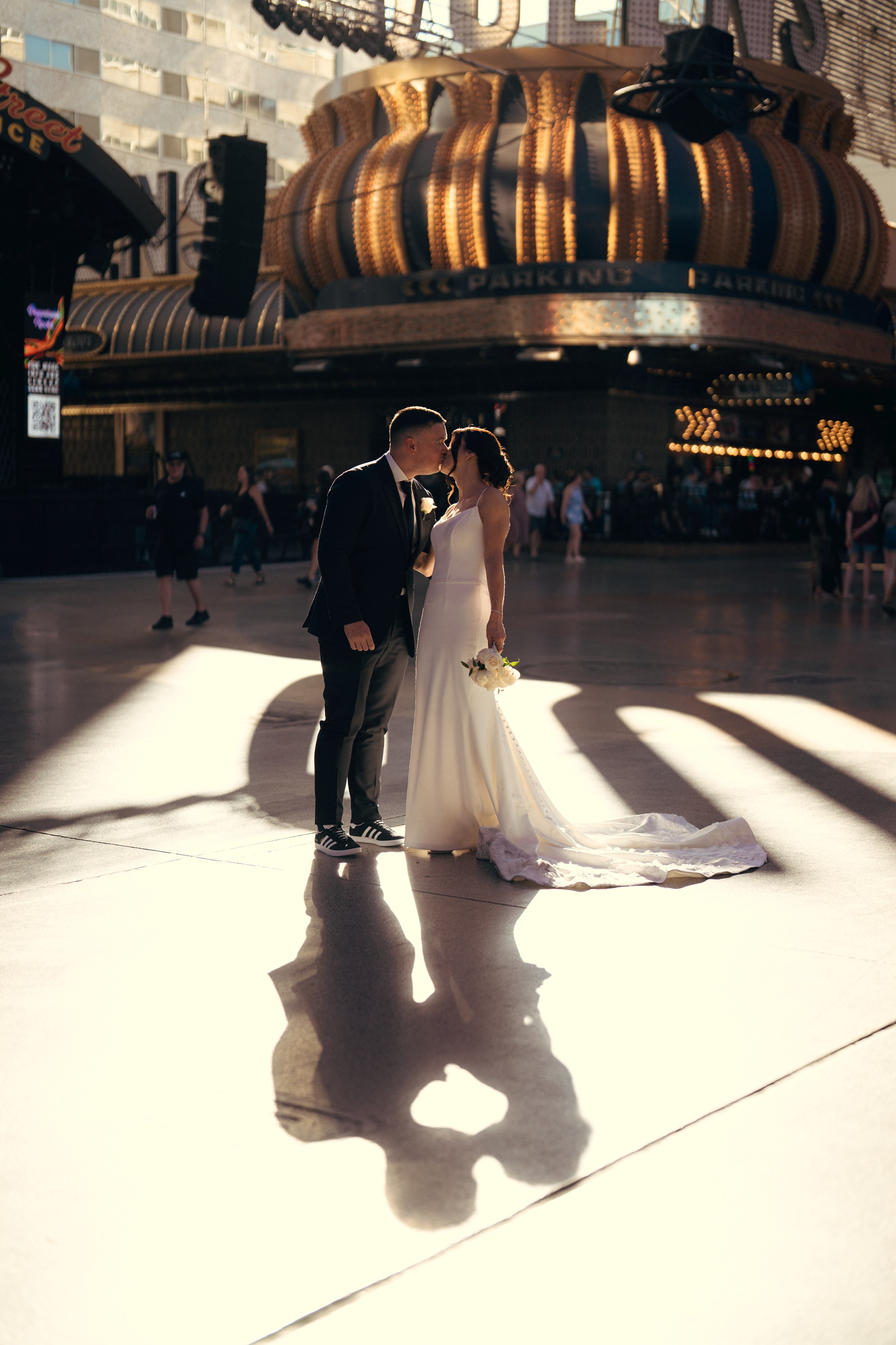 Lara&Dan. Wedding & elopement photographer Viktoriya Kravtsov. Las Vegas