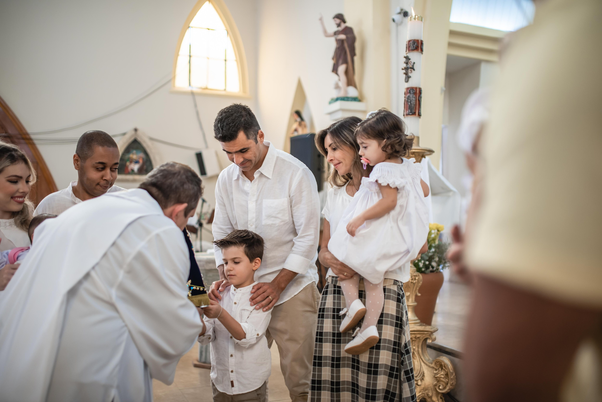 Batizados | Fotografia de Batizado em Juiz de Fora — Auê Fotografia. Auê | Fotografia Infantil