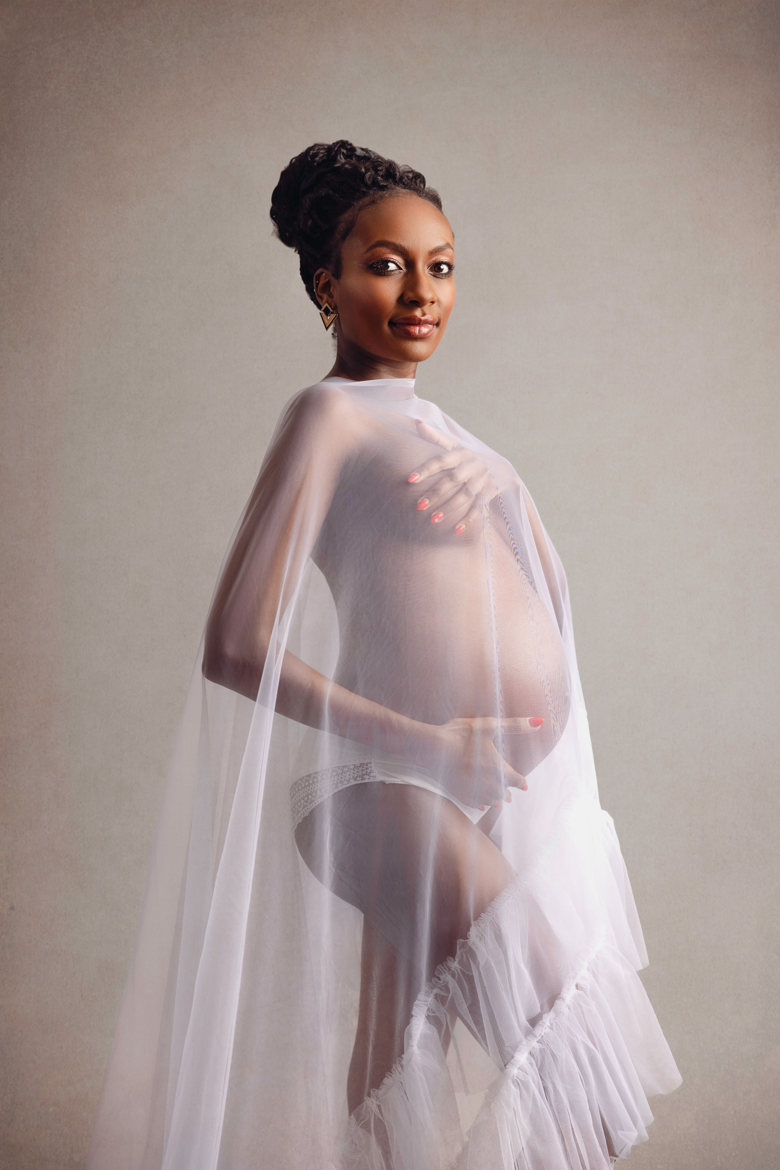 Maternity Photoshoot in Dresden — Studio & Outdoor. Family & Maternity Photographer in Dresden Tatiana Mudryak