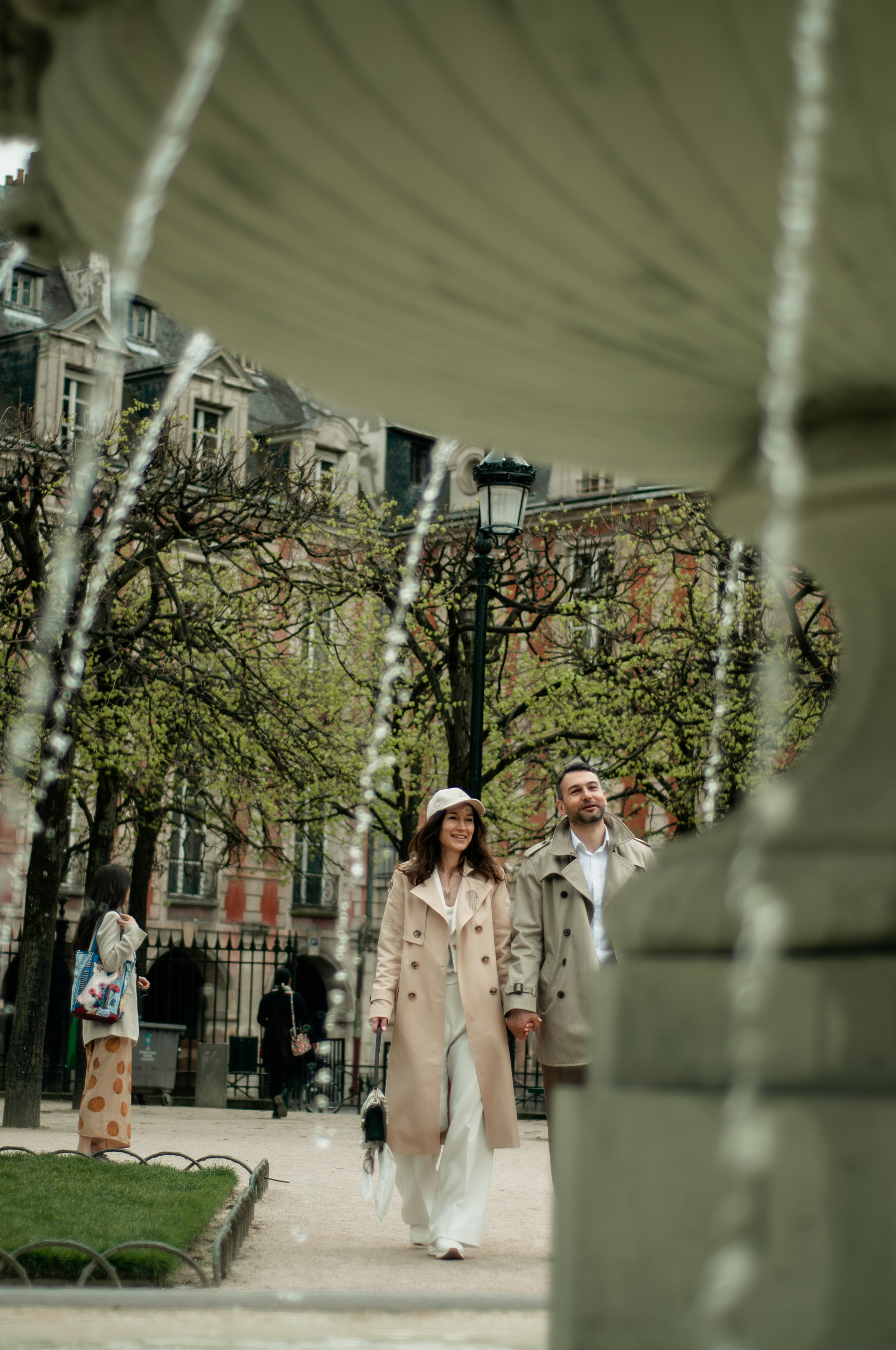 Street couple photoshoot. Paris photographer — Polina Osipova