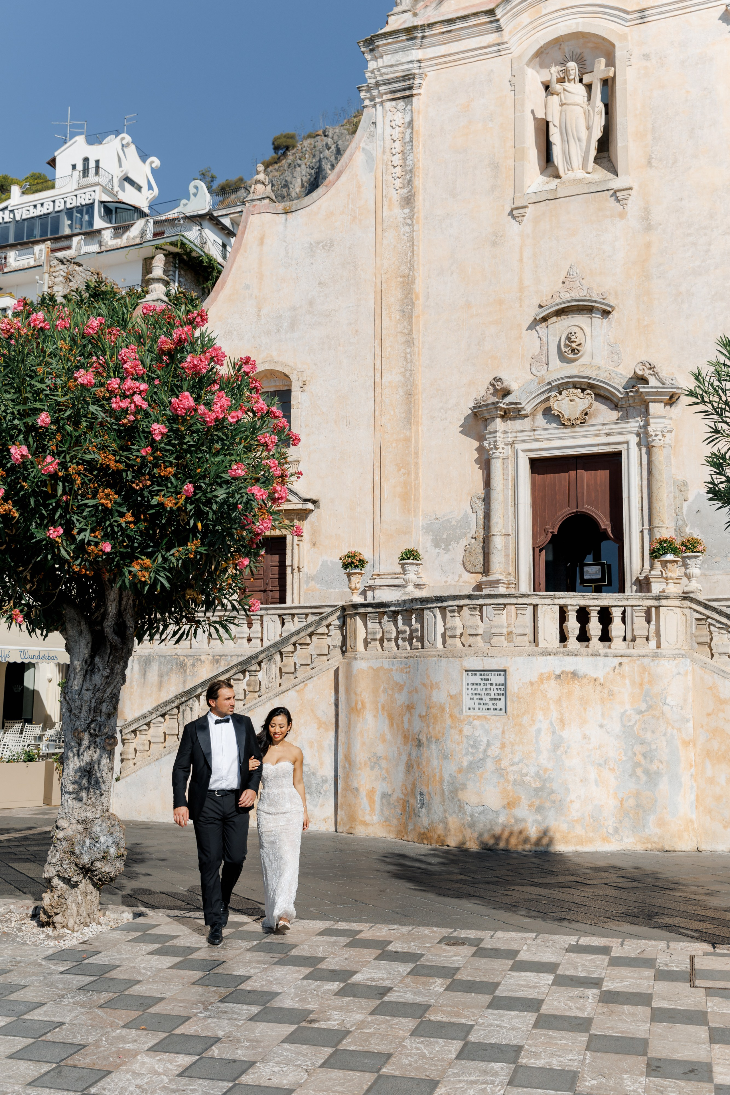 Iurkovski PHOTOGRAPHY in Europe. Luxury destination weddings and events